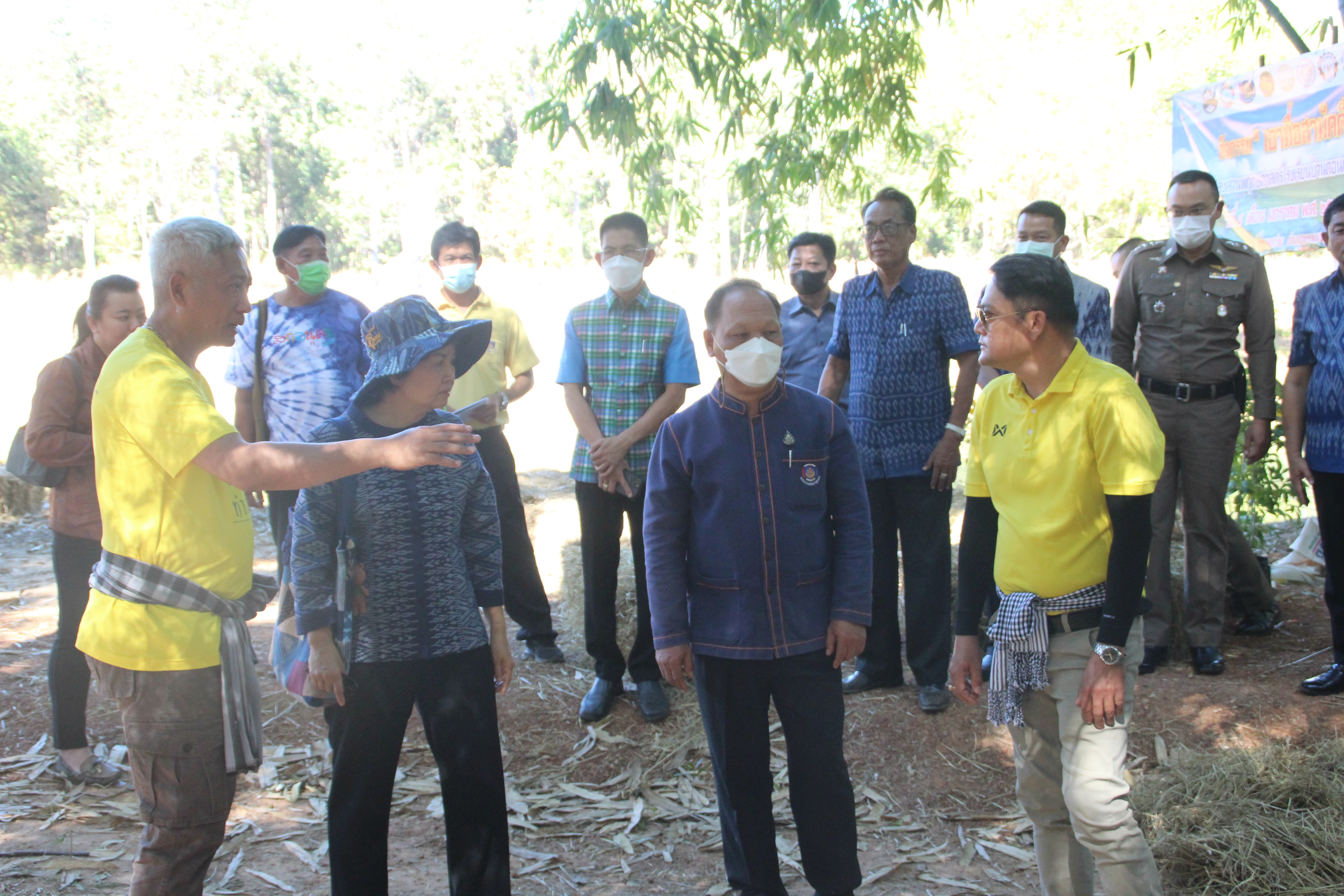 จังหวัดสกลนคร : ประชุมเตรียมความพร้อมรับเสด็จ สมเด็จพระเจ้าลูกเธอ เจ้าฟ้าสิริวัณณวรี นารีรัตนราชกัญญา ในโอกาสเป็นองค์ประธานในพิธีเปิดศูนย์เรียนรู้ผ้าย้อมครามบ้านดอนกอย “วิชชาลัยดอนกอย วิถีแห่งการพัฒนาที่ยั่งยืน”