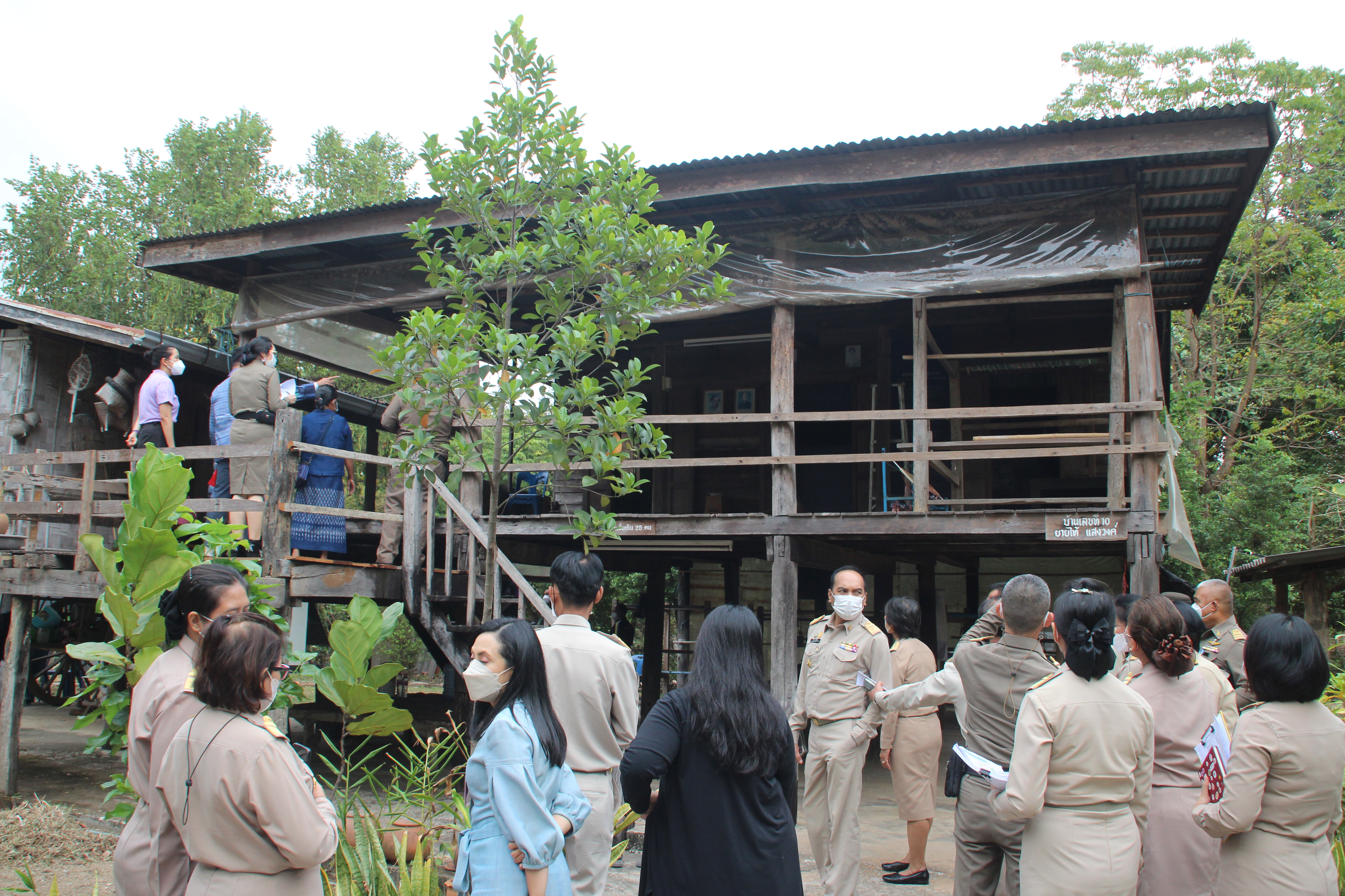 จังหวัดสกลนคร : ต้อนรับคณะตรวจพื้นที่ เตรียมการรับเสด็จ สมเด็จพระเจ้าลูกเธอ เจ้าฟ้า สิริวัณวรี นารีรัตนราชกัญญา ซึ่งกำหนดเสด็จเป็นองค์ประธานพิธีเปิดอาคารเฉลิมพระเกียรติ 36 พรรษา สมเด็จพระเจ้าลูกเธอเจ้าฟ้า สิริวัณณวรี นารีรัตนราชกัญญา “วิชชาลัยดอนกอย วิถีแห่งการพัฒนาที่ยั่งยืน” และเยี่ยมราษฏร ณ พิพิธภัณฑ์ป้าทุ้ม-ป้าไท้  จังหวัดสกลนคร