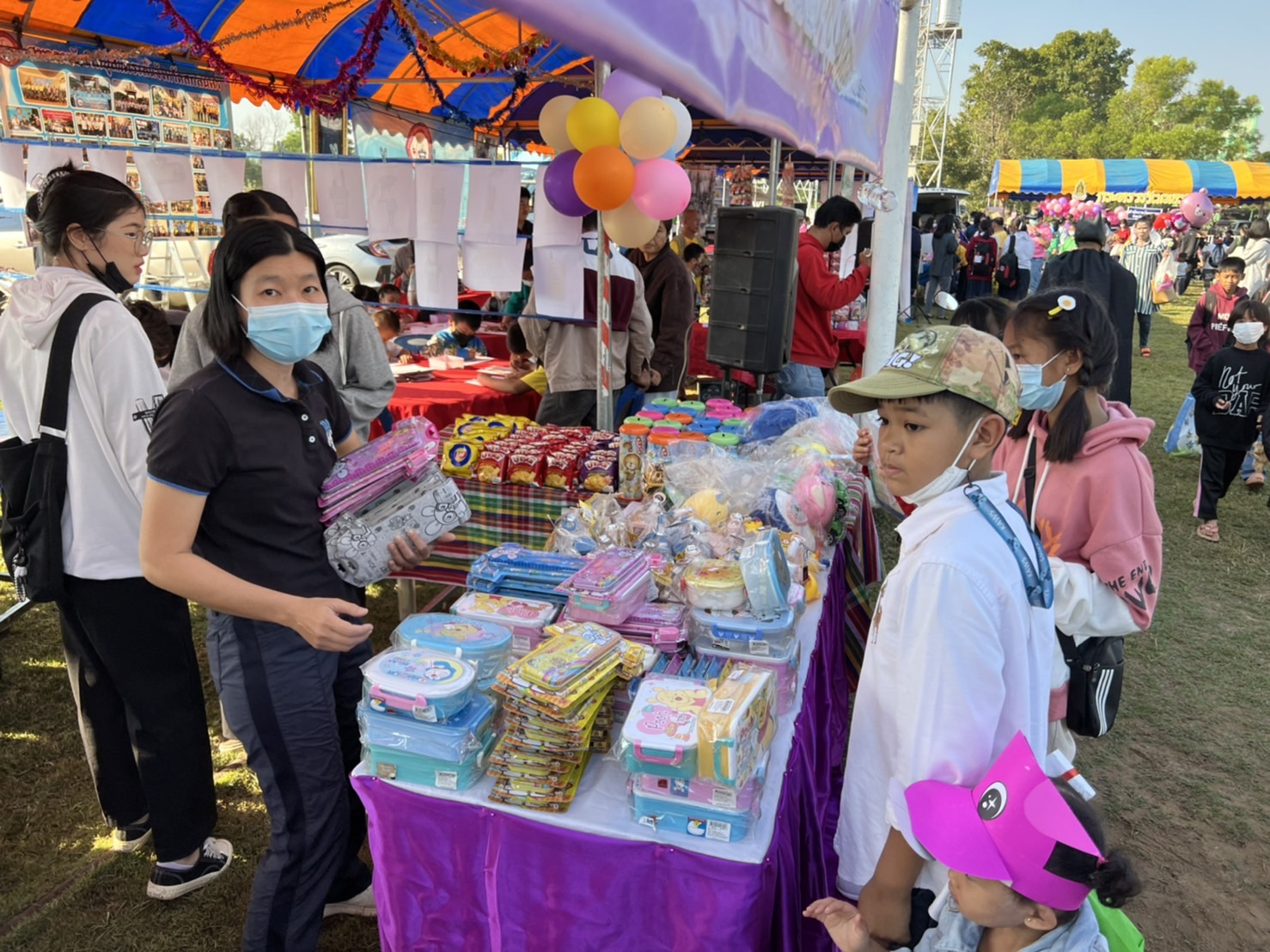 พช.สกลนคร :ร่วมมอบความสุขแก่เด็ก ๆ เนื้องในวันเด็กแห่งชาติ ประจำปี 2566 จังหวัดสกลนคร
