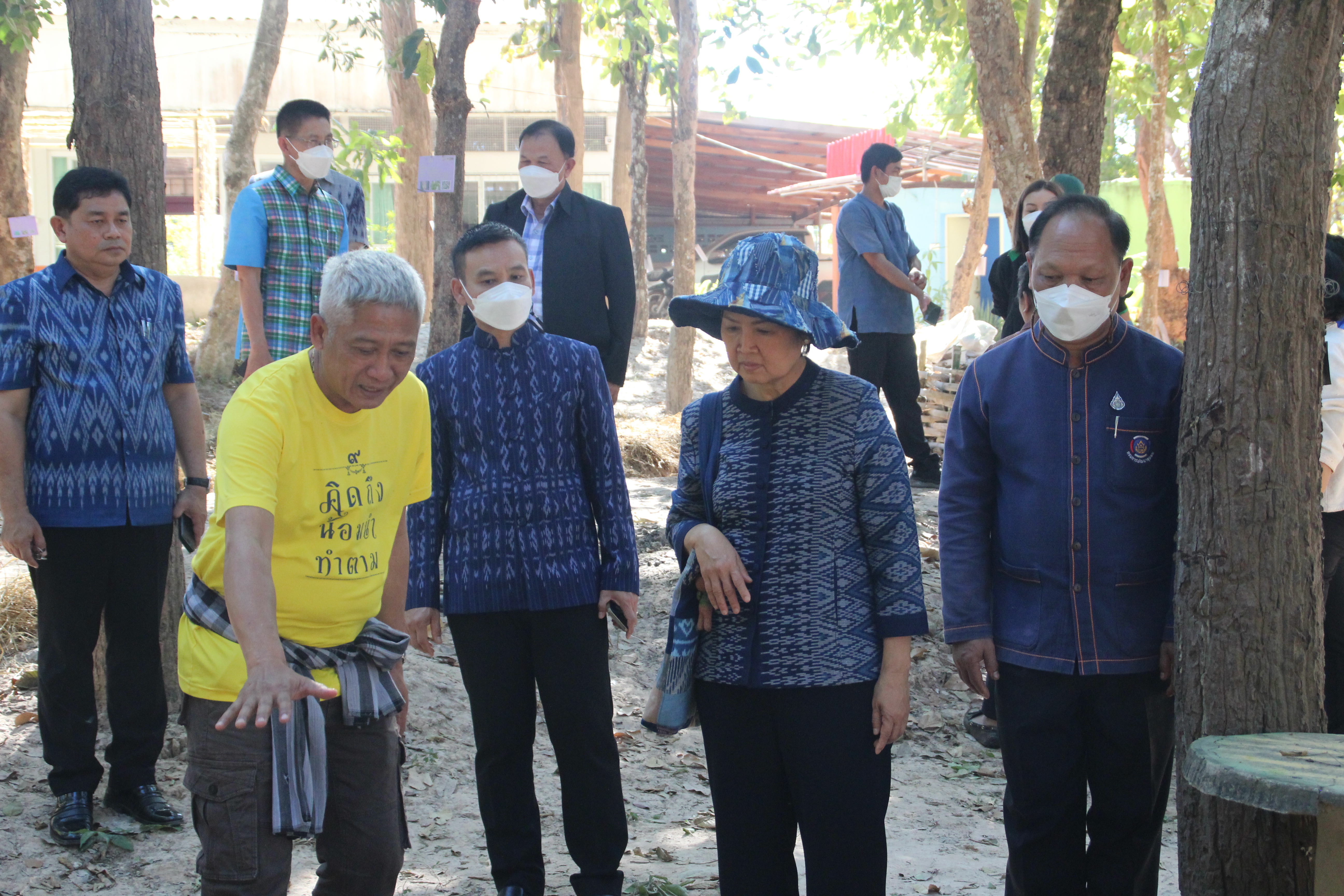 จังหวัดสกลนคร : ประชุมเตรียมความพร้อมรับเสด็จ สมเด็จพระเจ้าลูกเธอ เจ้าฟ้าสิริวัณณวรี นารีรัตนราชกัญญา ในโอกาสเป็นองค์ประธานในพิธีเปิดศูนย์เรียนรู้ผ้าย้อมครามบ้านดอนกอย “วิชชาลัยดอนกอย วิถีแห่งการพัฒนาที่ยั่งยืน”
