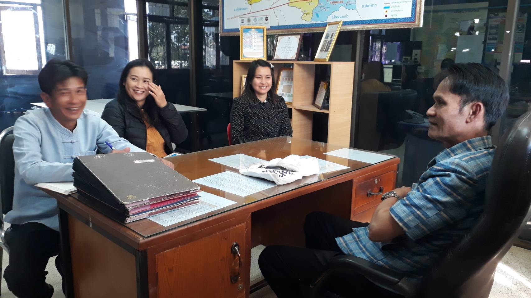 พช.สกลนคร : นิเทศ ติดตาม และสนับสนุนการปฏิบัติราชการสำนักงานพัฒนาชุมชนอำเภอ