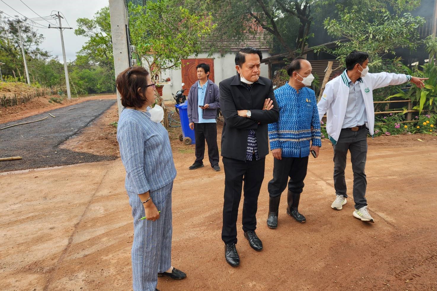 ผู้ตรวจราชการกรม กรมการพัฒนาชุมชน กระทรวงมหาดไทย : ติดตามความก้าวหน้าการพัฒนาพื้นที่ศูนย์เรียนรู้ผ้าย้อมครามบ้านดอนกอย “วิชชาลัยดอนกอย วิถีแห่งการพัฒนาที่ยั่งยืน”