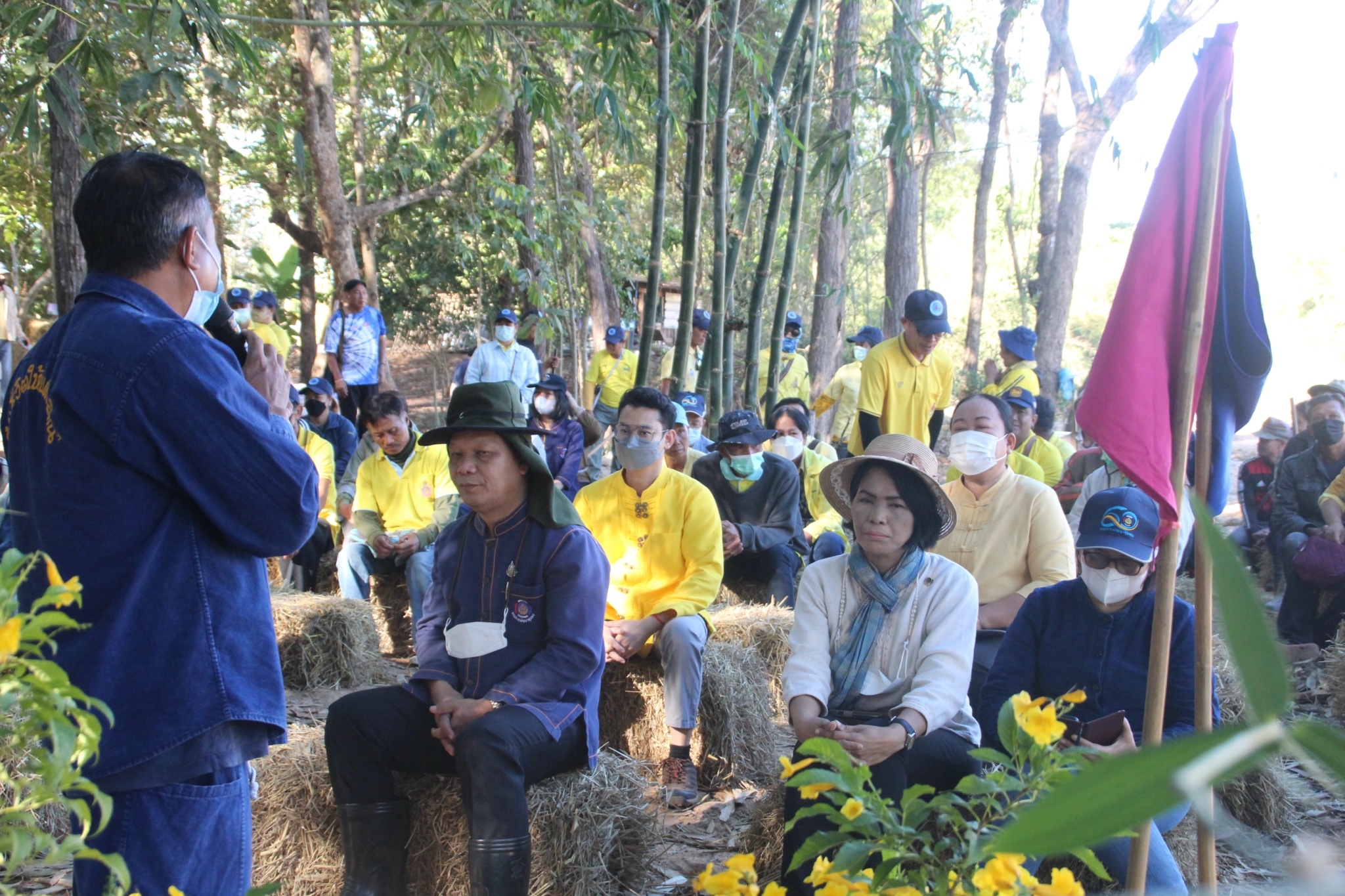 จังหวัดสกลนคร : เอามื้อสามัคคี สวนพฤษศาสตร์โรงเรียนบ้านดอนกอย