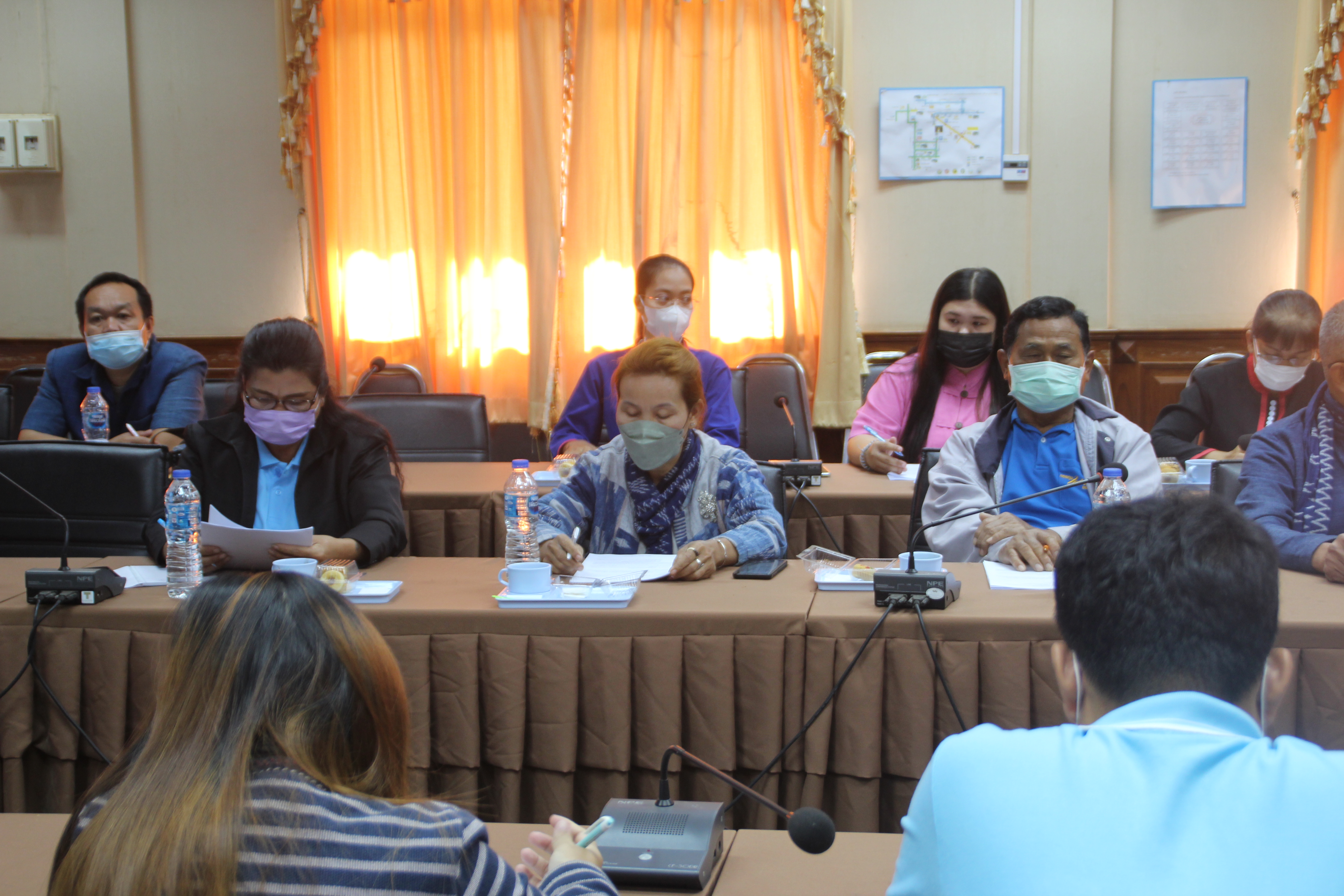 จังหวัดสกลนคร : จัดประชุม เจ้าหน้าที่พัฒนาชุมชนและคณะกรรมการเครือข่ายกองทุนแม่ของแผ่นดิน จังหวัดสกลนคร