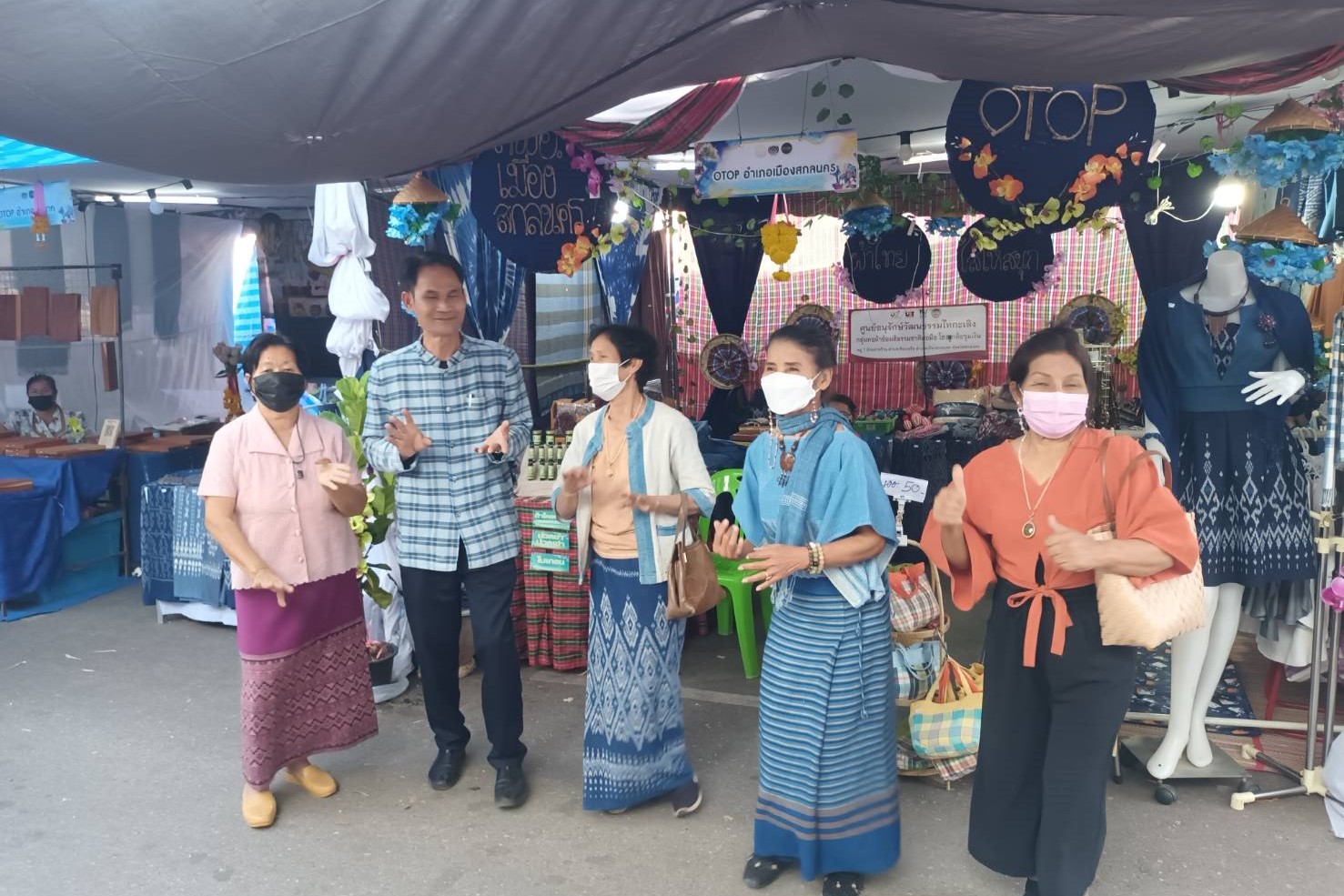พช.สกลนคร : จัดงานแสดงและจำหน่ายสินค้าหนึ่งตำบล หนึ่งผลิตภัณฑ์ (OTOP) ในงาน รวมน้ำใจไทสกล ประจำปี 2566