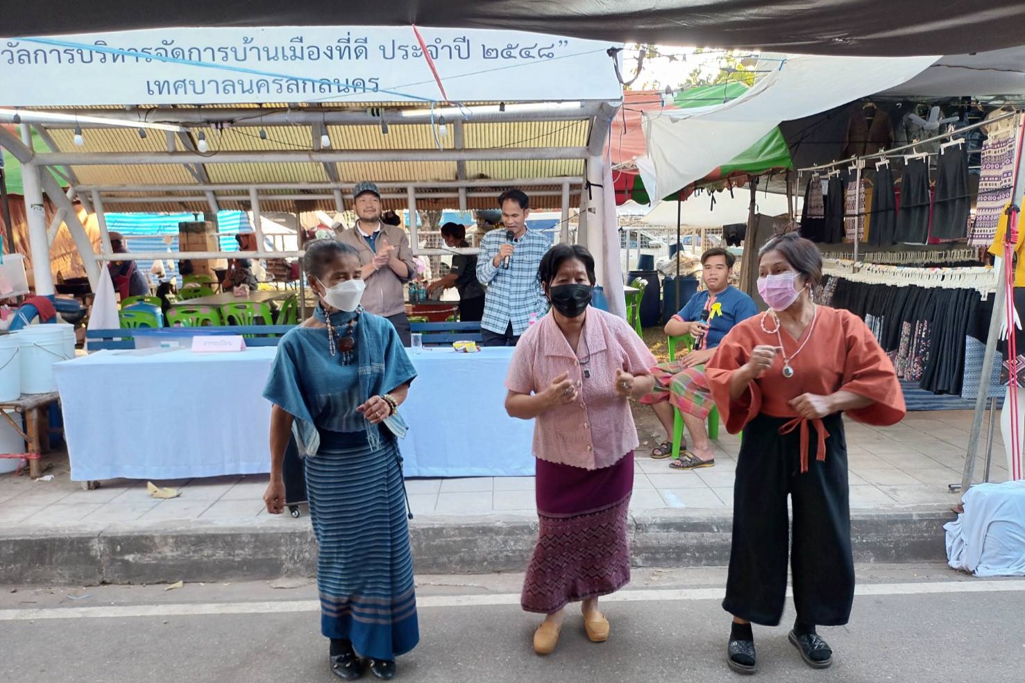พช.สกลนคร : จัดงานแสดงและจำหน่ายสินค้าหนึ่งตำบล หนึ่งผลิตภัณฑ์ (OTOP) ในงาน รวมน้ำใจไทสกล ประจำปี 2566