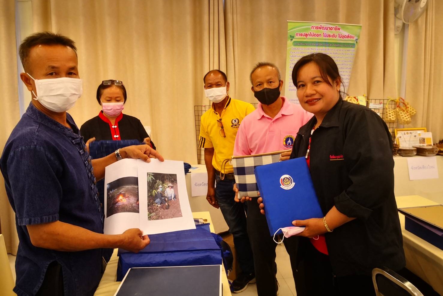 พช.สกลนคร : ร่วมกิจกรรมประชุมเชิงปฏิบัติการสร้างความรู้ความเข้าใจการดำเนินงานโครงการ ๙ ; ๑๐ ปฏิบัติบูชา “สืบสาน รักษา ต่อยอด” เพื่อพัฒนาชุมชน