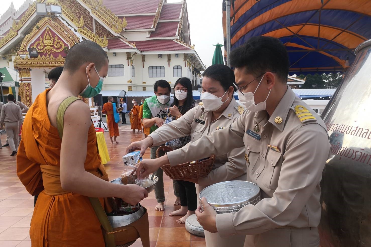 จังหวัดสกลนคร : จัดพิธีเจริญพระพุทธมนต์ เจริญจิตตภาวนา และทำบุญตักบาตร เพื่อถวายพระพรแด่สมเด็จพระเจ้าลูกเธอ เจ้าฟ้าพัชรกิติยาภา นเรนทิราเทพยวดี กรมหลวงราชสาริณีสิริพัชร มหาวัชรราชธิดา