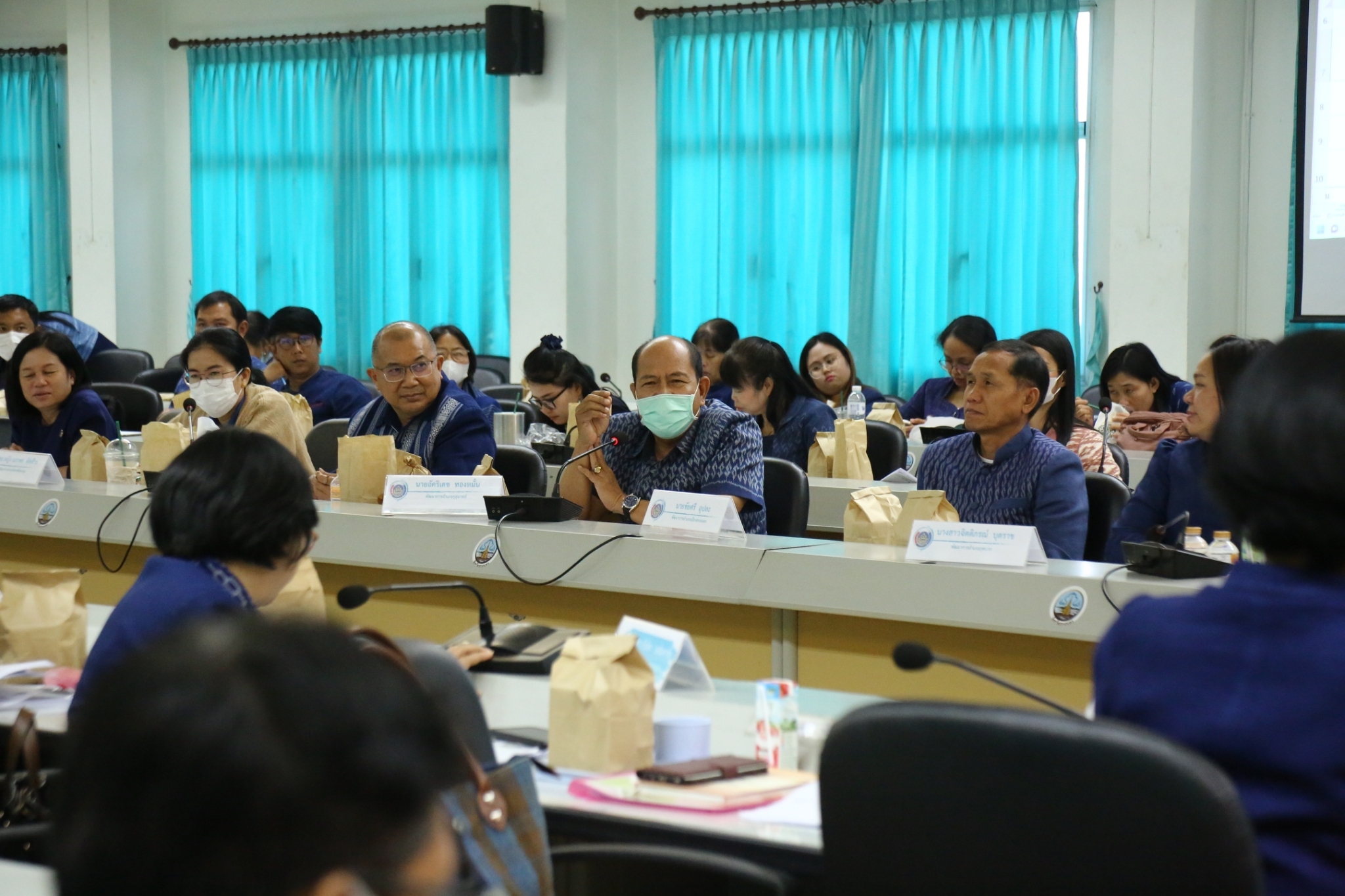 สำนักงานพัฒนาชุมชนจังหวัดสกลนคร : มอบนโยบายการดำเนินงานตามมาตรการปรับปรุงประสิทธิภาพในการปฏิบัติราชการ ประจำปีงบประมาณ พ.ศ. 2566 ของกรมการพัฒนาชุมชน แก่เจ้าหน้าที่พัฒนาชุมชน