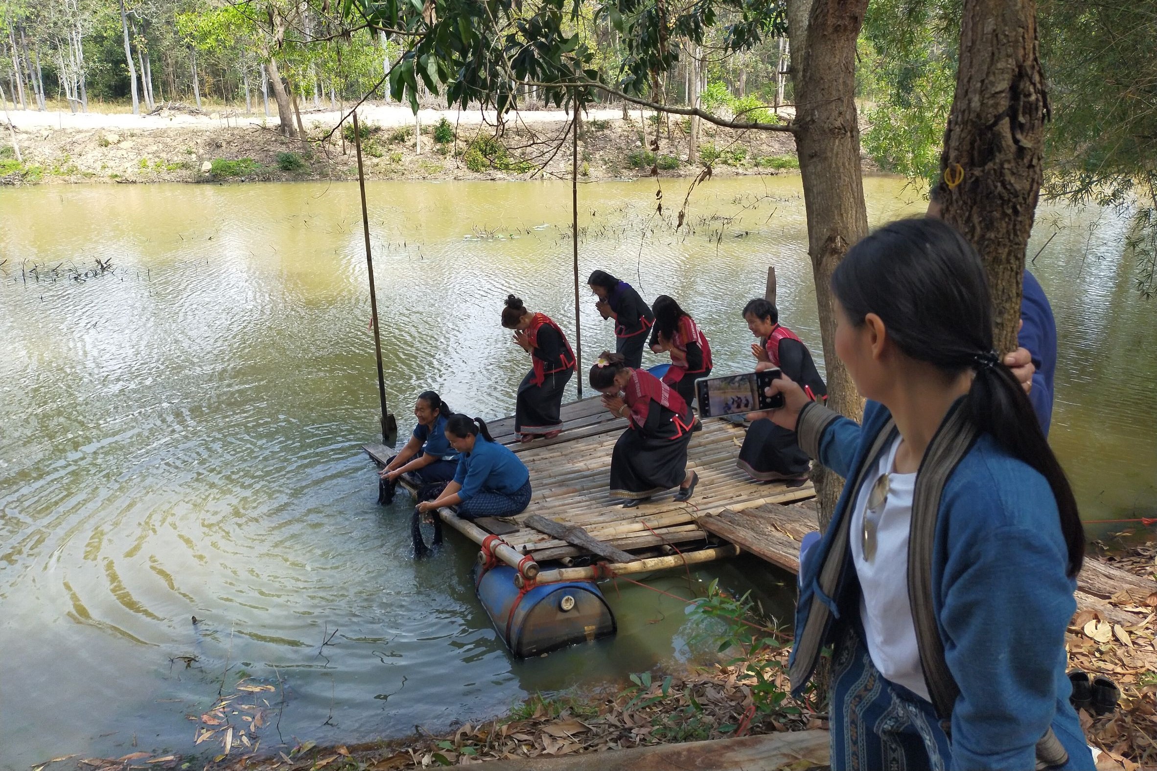 พจ.สกลนคร : บรรยายพิเศษ โครงการสานพลังสตรีตำบลเทิดไท้พระมารดาแห่งผ้าไทย อำเภอพรรณานิคม จังหวัดสกลนคร