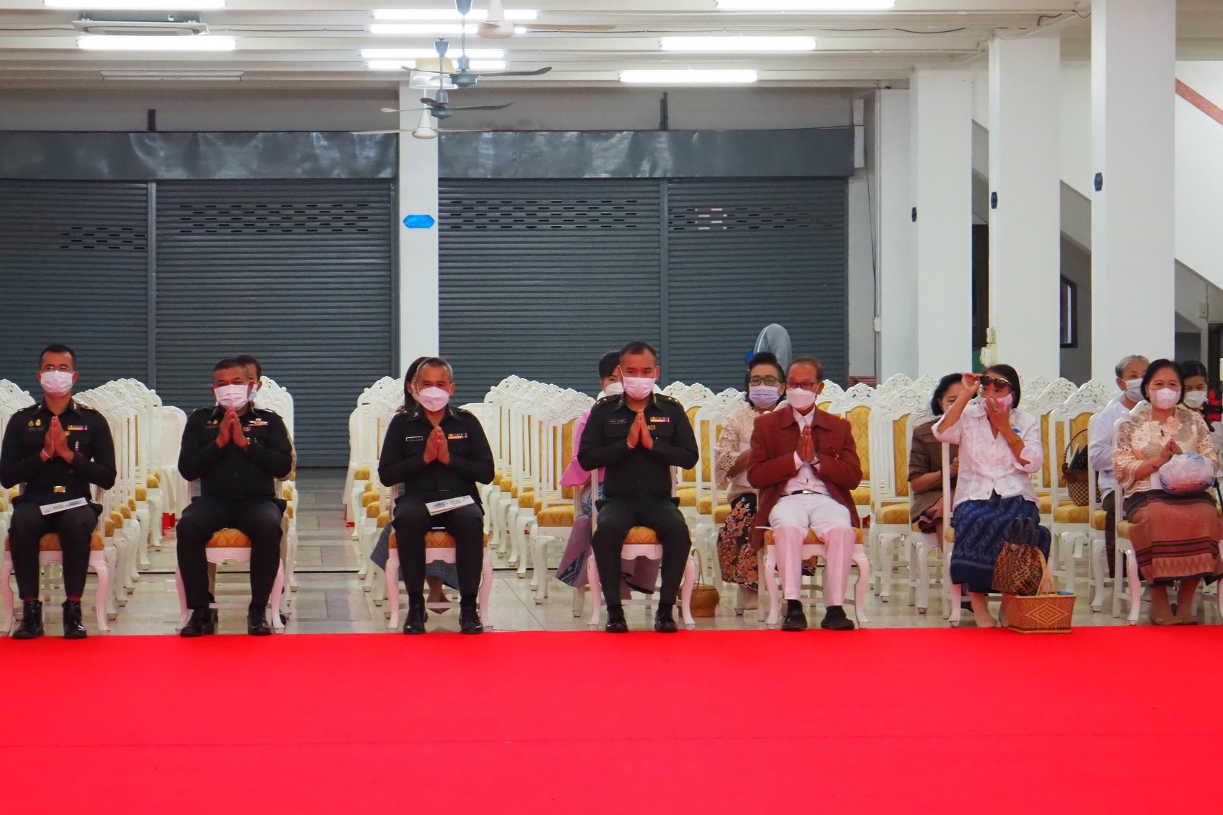 จังหวัดสกลนคร : จัดพิธีเจริญพระพุทธมนต์ เจริญจิตตภาวนา และทำบุญตักบาตร เพื่อถวายพระพรแด่สมเด็จพระเจ้าลูกเธอ เจ้าฟ้าพัชรกิติยาภา นเรนทิราเทพยวดี กรมหลวงราชสาริณีสิริพัชร มหาวัชรราชธิดา
