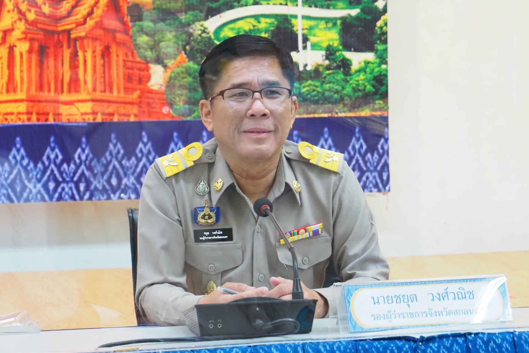 พช. สกลนคร : ร่วมต้อนรับคณะกรรมการธิการการแก้ไขปัญหาความยากจนและลดความเหลื่อมล้ำ วุฒิสภา ปฏิบัติภารกิจในพื้นที่จังหวัดสกลนคร