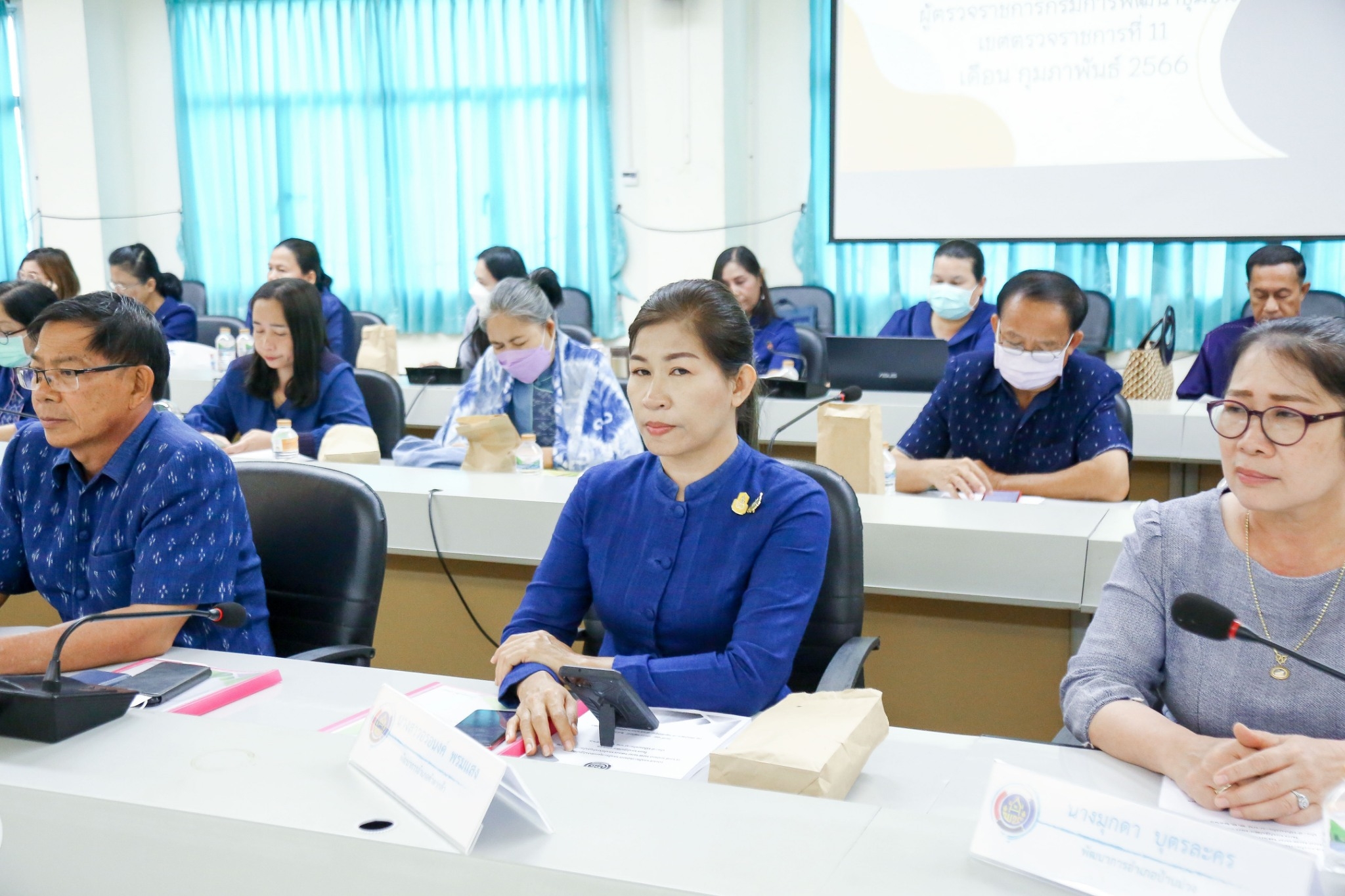 สำนักงานพัฒนาชุมชนจังหวัดสกลนคร : มอบนโยบายการดำเนินงานตามมาตรการปรับปรุงประสิทธิภาพในการปฏิบัติราชการ ประจำปีงบประมาณ พ.ศ. 2566 ของกรมการพัฒนาชุมชน แก่เจ้าหน้าที่พัฒนาชุมชน