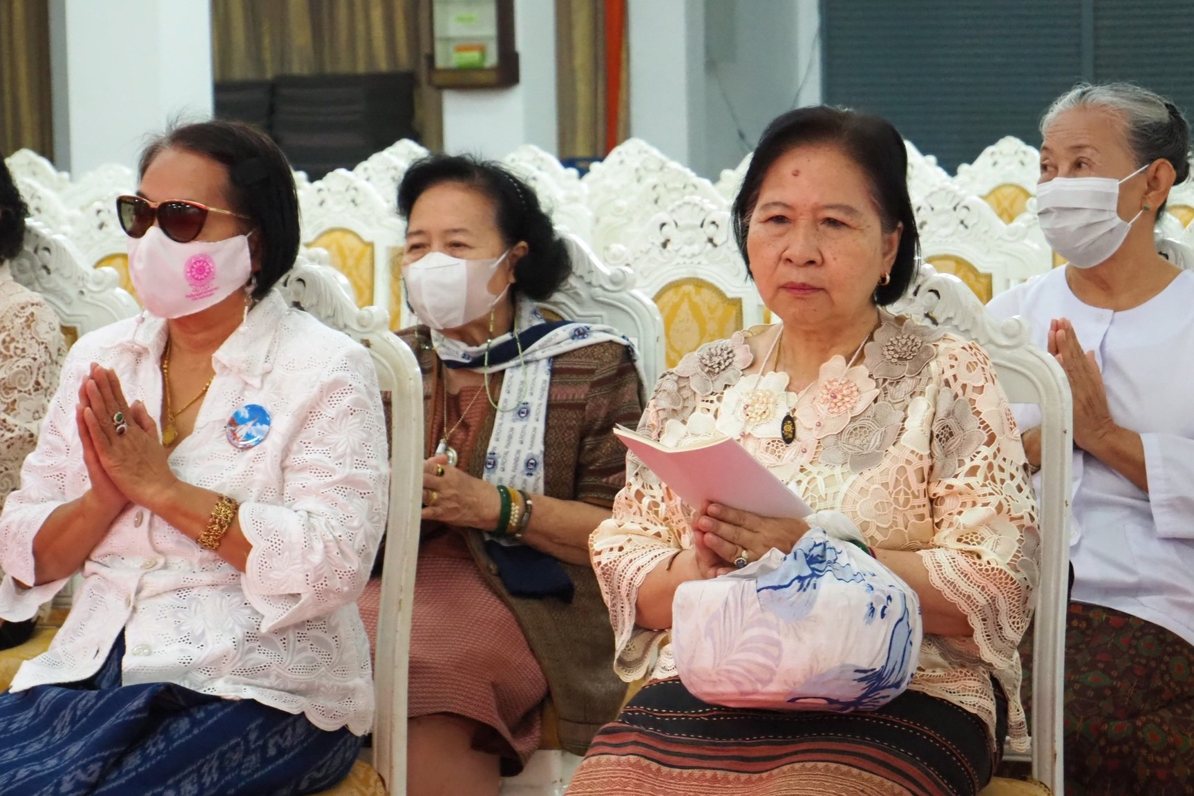 จังหวัดสกลนคร : จัดพิธีเจริญพระพุทธมนต์ เจริญจิตตภาวนา และทำบุญตักบาตร เพื่อถวายพระพรแด่สมเด็จพระเจ้าลูกเธอ เจ้าฟ้าพัชรกิติยาภา นเรนทิราเทพยวดี กรมหลวงราชสาริณีสิริพัชร มหาวัชรราชธิดา