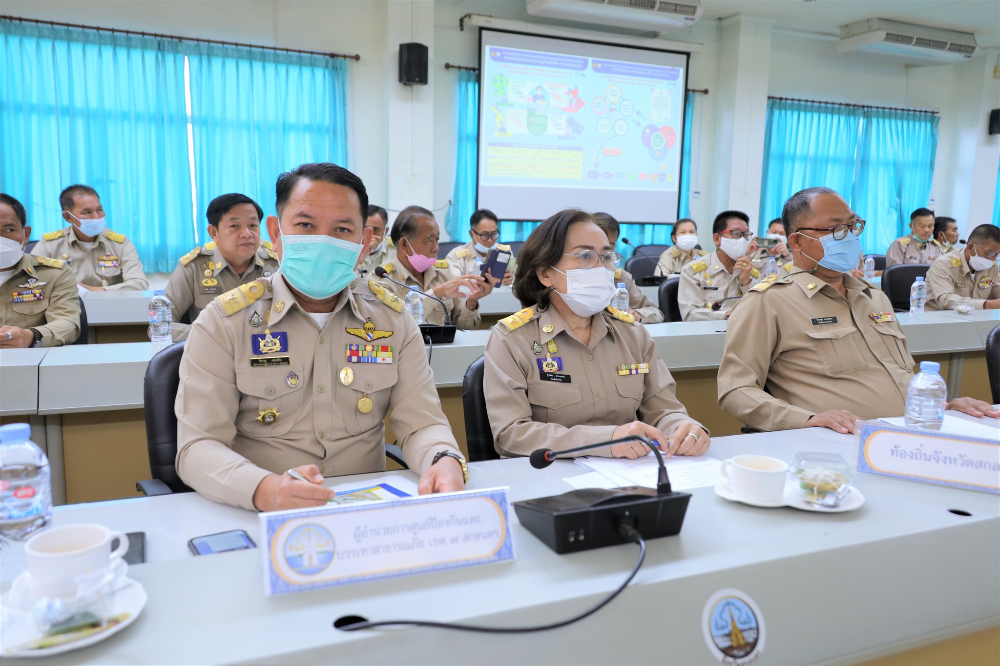 พช. สกลนคร : ร่วมต้อนรับคณะกรรมการธิการการแก้ไขปัญหาความยากจนและลดความเหลื่อมล้ำ วุฒิสภา ปฏิบัติภารกิจในพื้นที่จังหวัดสกลนคร