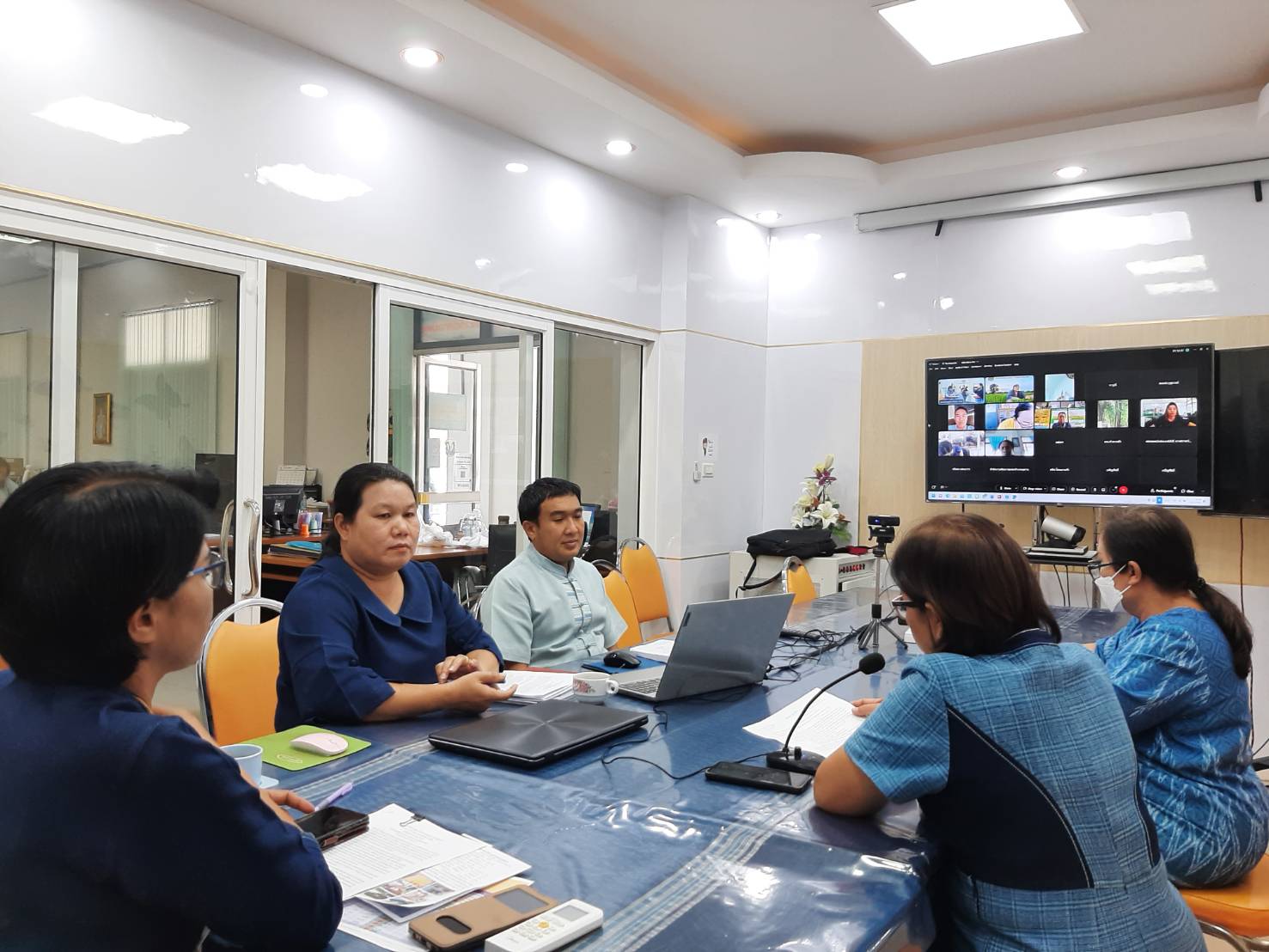 พช.สกลนคร : ประชุมชี้แจงแนวทางการขับเคลื่อนงานพัฒนาชุมชน ผ่านระบบ Cisco Webex