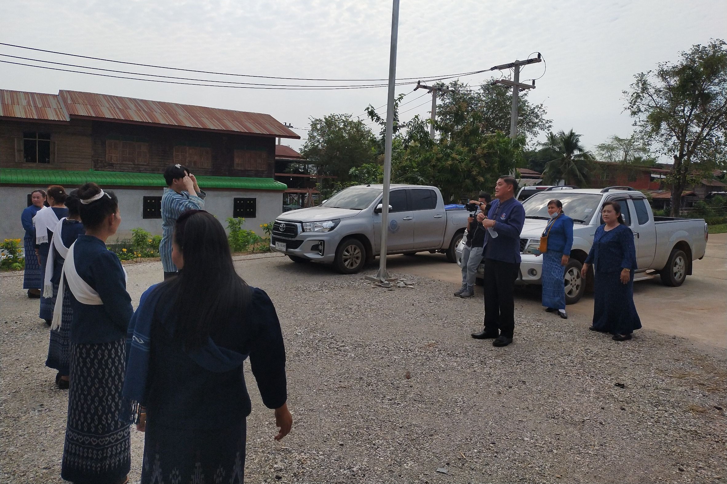 พจ.สกลนคร : บรรยายพิเศษ โครงการสานพลังสตรีตำบลเทิดไท้พระมารดาแห่งผ้าไทย อำเภอพรรณานิคม จังหวัดสกลนคร