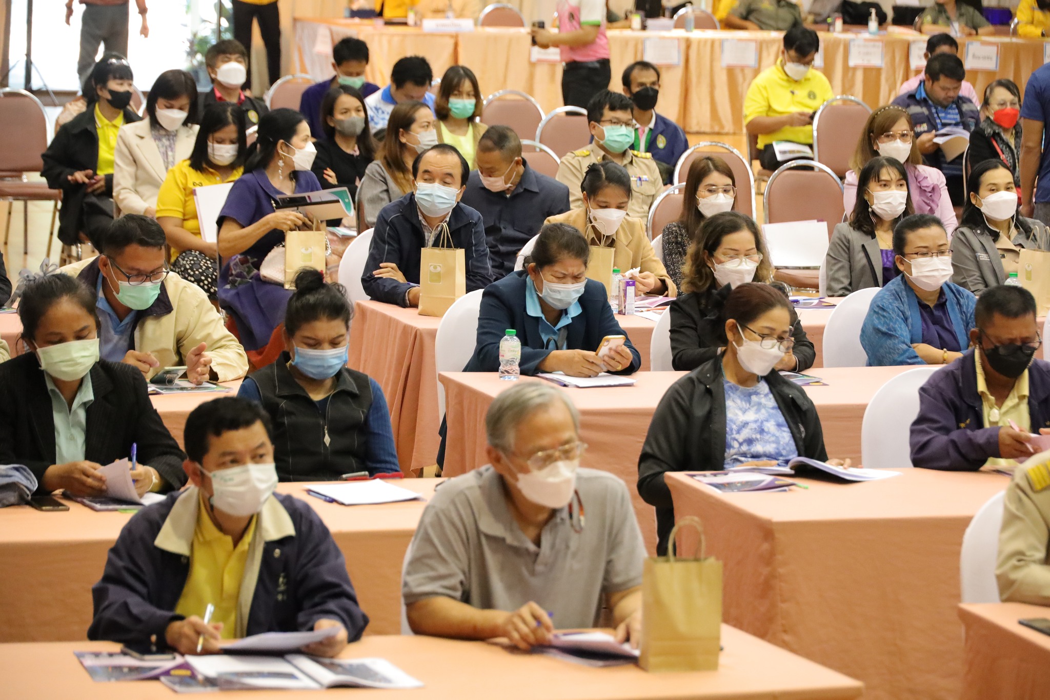 พช.สกลนคร : ร่วมประชุมสรุปผลการศึกษาการออกแบบทางแยกต่างระดับ (ครั้งที่ 3)