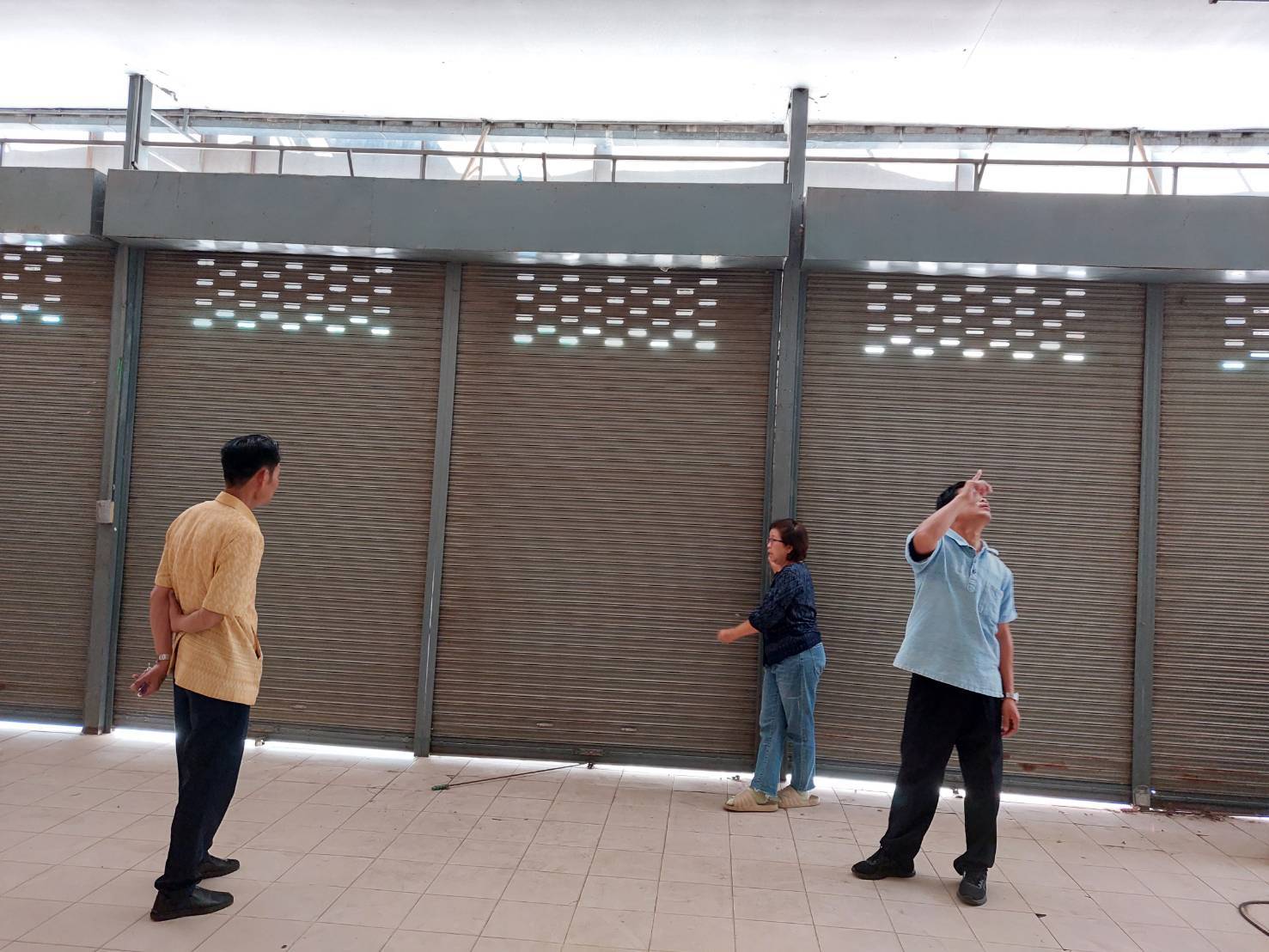 พช.สกลนคร : ขับเคลื่อนเดินหน้าพัฒนาศูนย์ OTOP จังหวัดสกลนคร