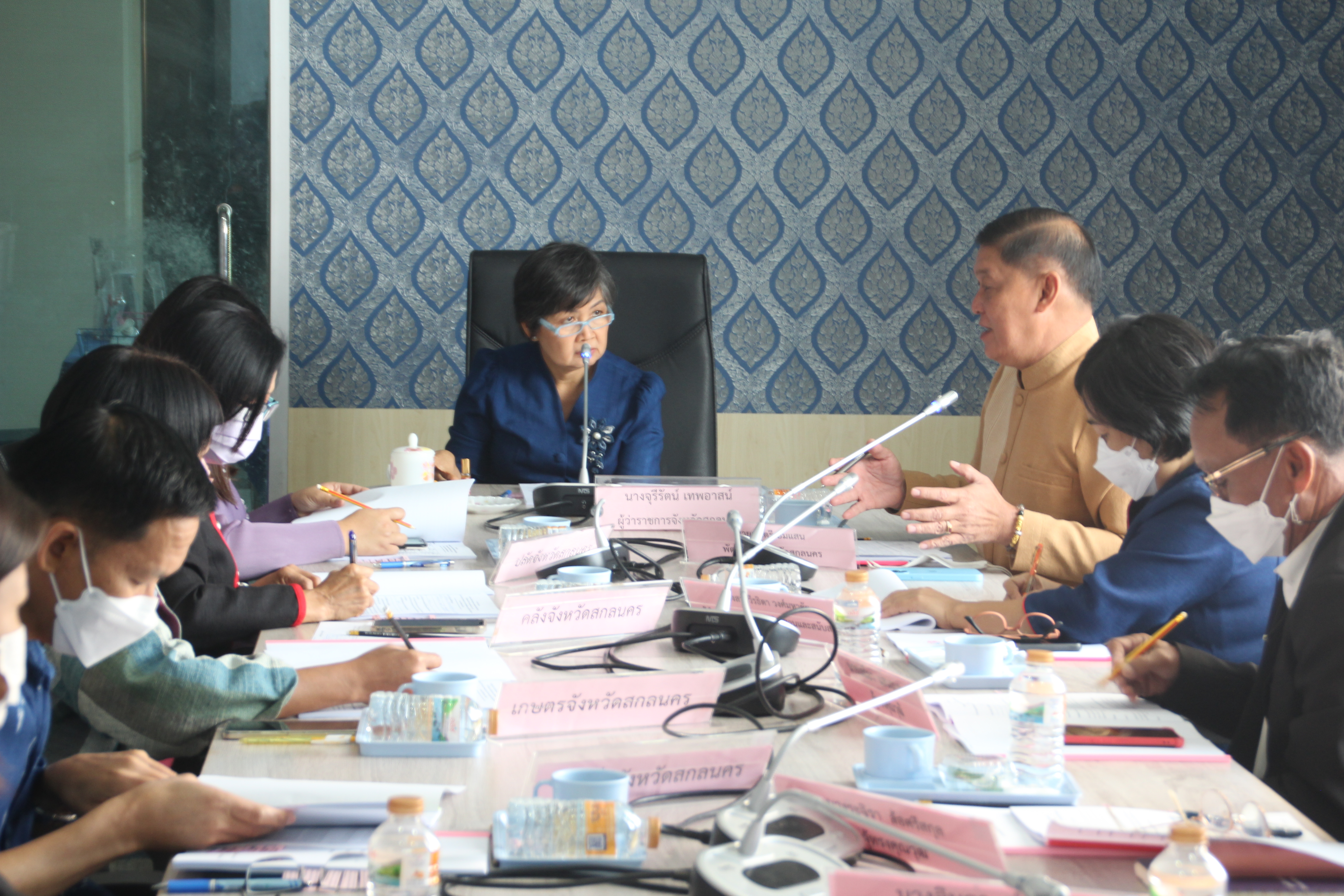 จังหวัดสกลนคร : ประชุมคณะอนุกรรมการบริหารกองทุนพัฒนาบทบาทสตรีจังหวัดสกลนคร