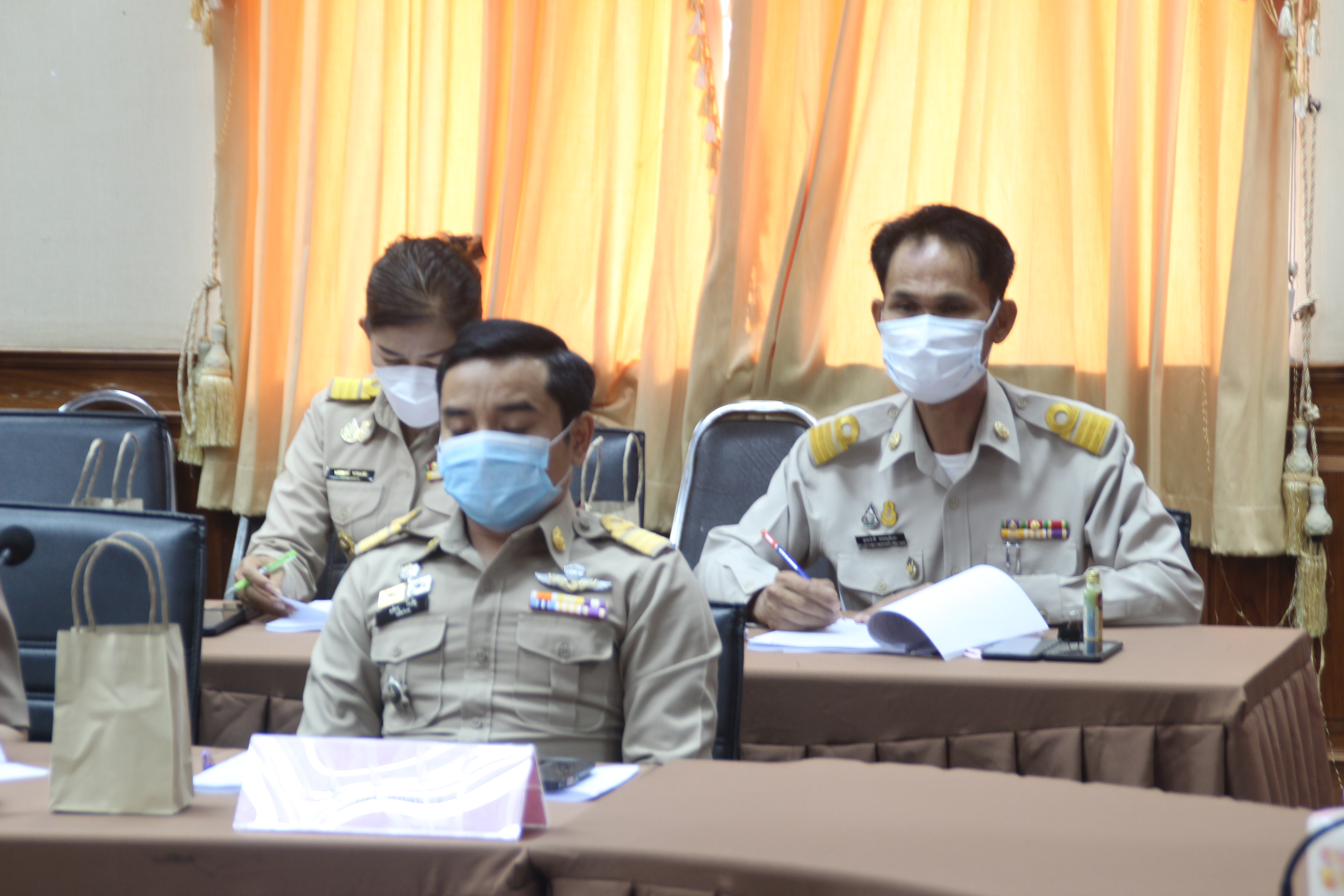 จังหวัดสกลนคร : ประชุมคณะทำงานขับเคลื่อนโครงการ ๙;๑๐ ปฏิบัติบูชา “สืบสาน รักษา ต่อยอด” เพื่อพัฒนาชุมชน ประจำปี 2566