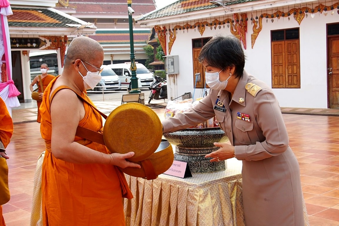 จังหวัดสกลนคร : จัดพิธีเจริญพระพุทธมนต์ เจริญจิตตภาวนา และทำบุญตักบาตร เพื่อถวายพระพรแด่สมเด็จพระเจ้าลูกเธอ เจ้าฟ้าพัชรกิติยาภา นเรนทิราเทพยวดี กรมหลวงราชสาริณีสิริพัชร มหาวัชรราชธิดา