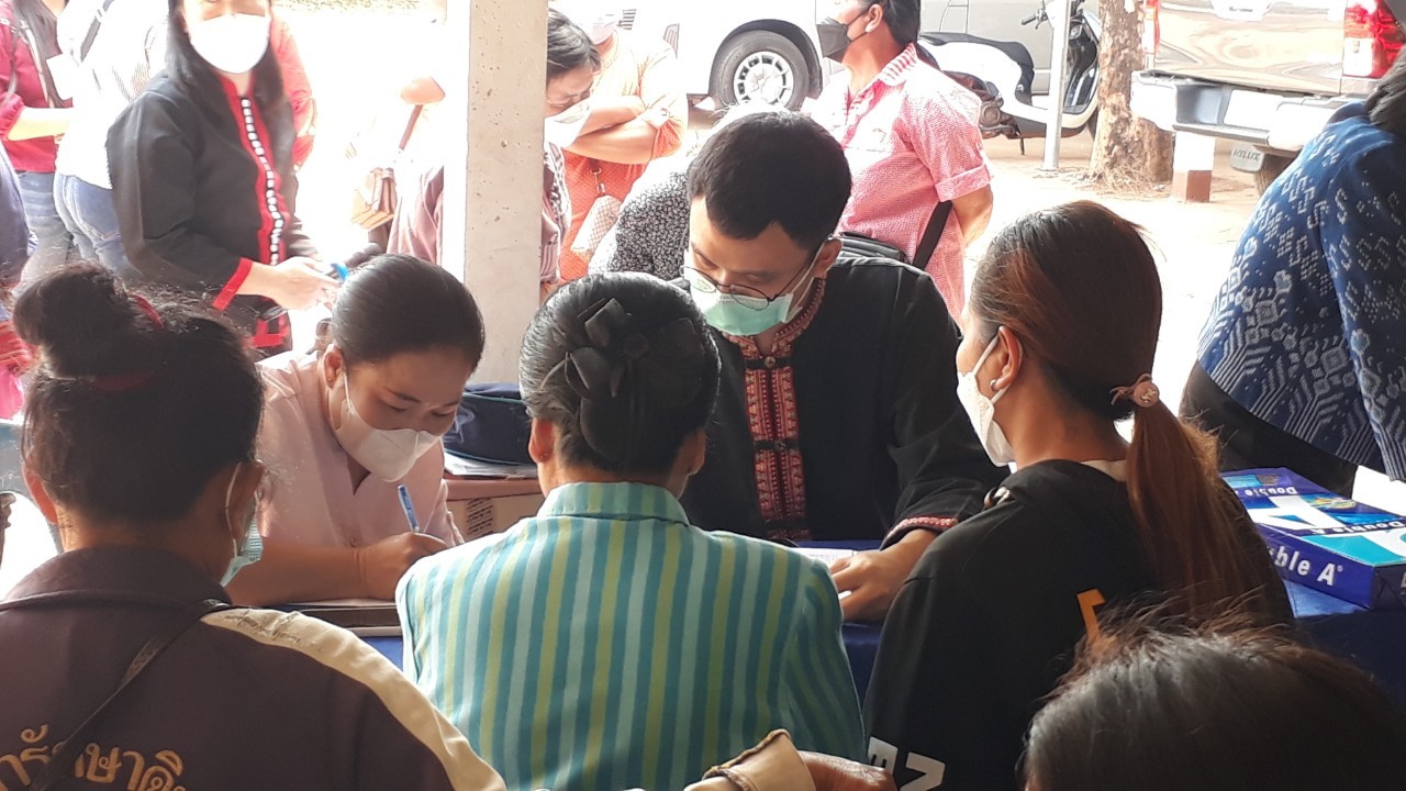 พช.สกลนคร : จัดกิจกรรม “คลินิกเคลื่อนที่แก้ไขปัญหนี้เกินกำหนดชำระ”