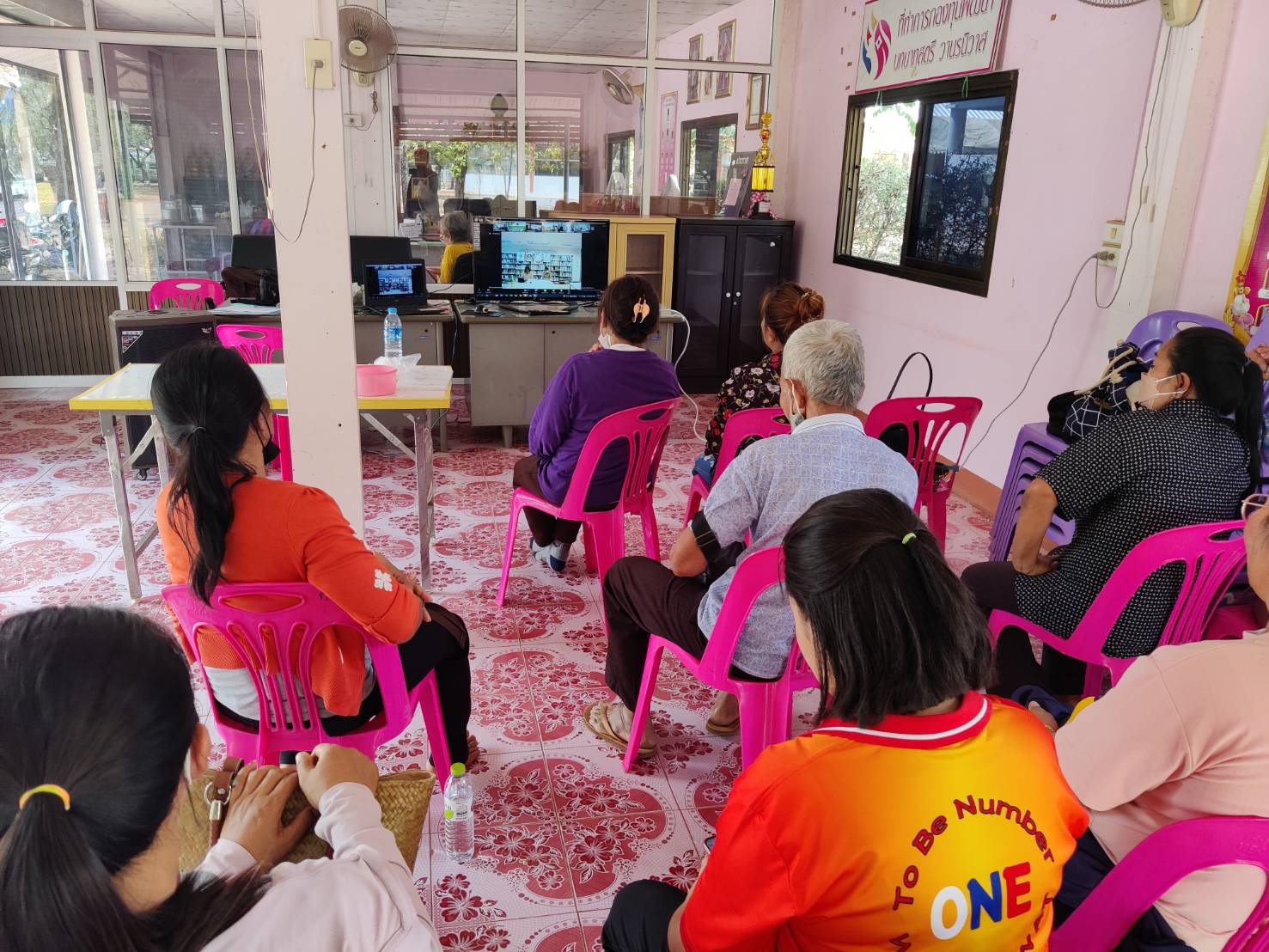 พช.สกลนคร : นำครัวเรือนตกเกณฑ์ TPMAP และ ThaiQM ฝึกอบรมอาชีพประชาชนพัฒนาคนทุกช่วงวัย ตามหลักปรัชญาเศรษฐกิจพอเพียง