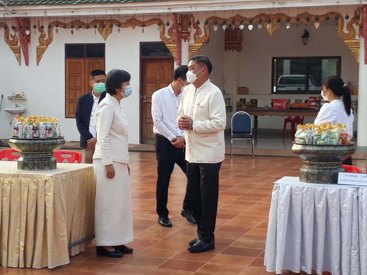 พช.สกลนคร : ร่วมพิธีทำบุญตักบาตร เนื่องในเทศกาลวันมาฆบูชา พ.ศ. 2566