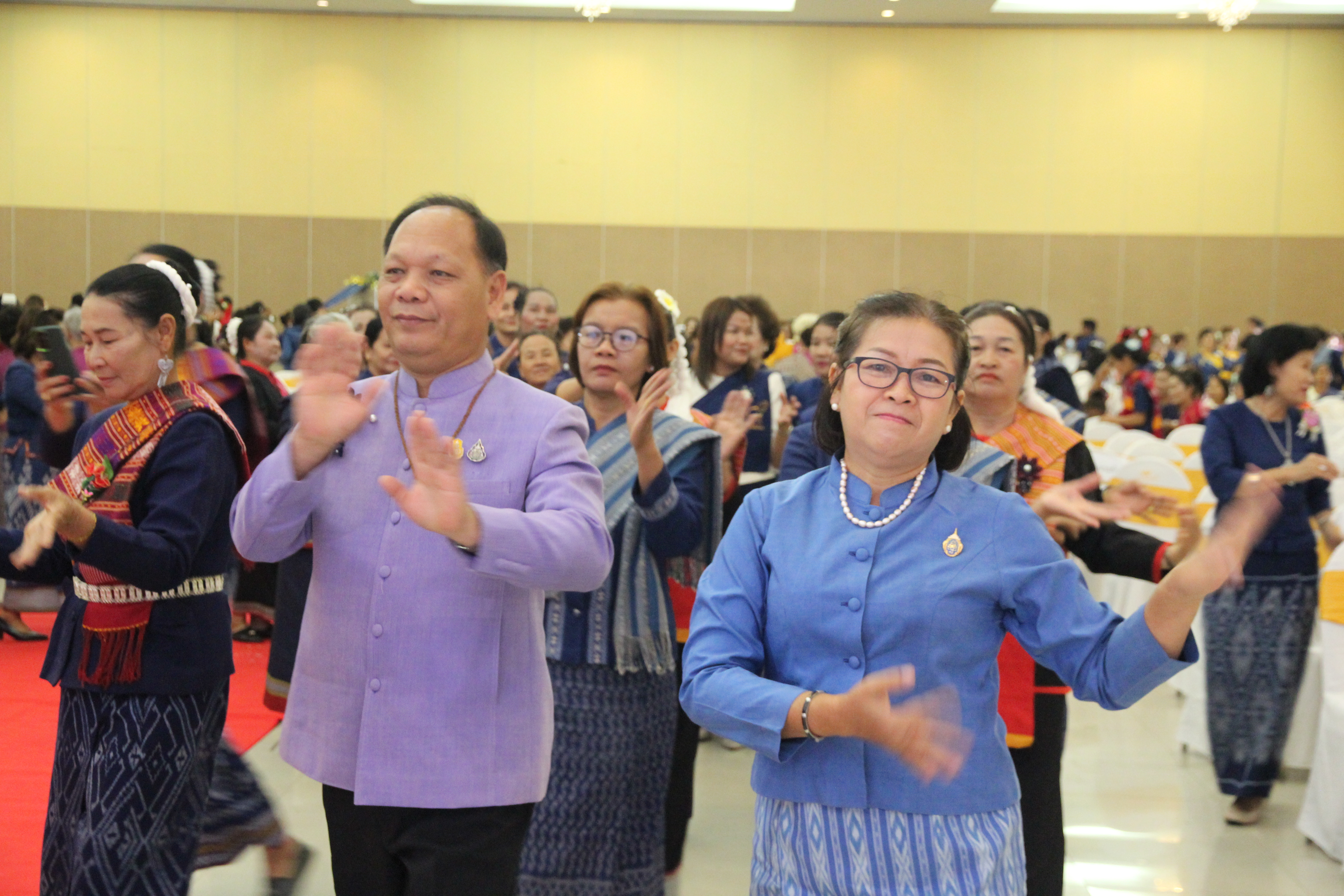จังหวัดสกลนคร : จัดกิจกรรม วันสตรีสากล ภายใต้แนวคิด “สตรีสกลนคร ร่วมอนุรักษ์วัฒนธรรมชนเผ่า เรียนรู้อาชีพเสริม เพิ่มรายได้”
