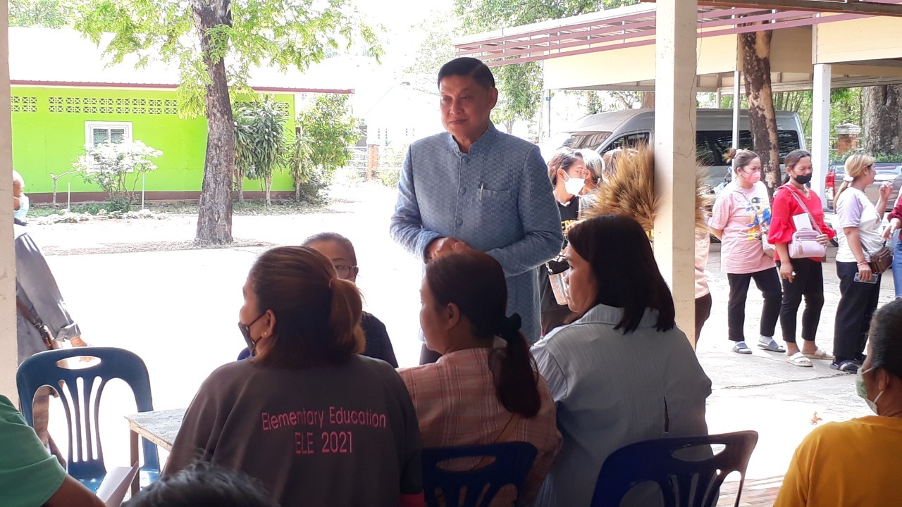 พช.สกลนคร : จัดกิจกรรม “คลินิกเคลื่อนที่แก้ไขปัญหนี้เกินกำหนดชำระ”