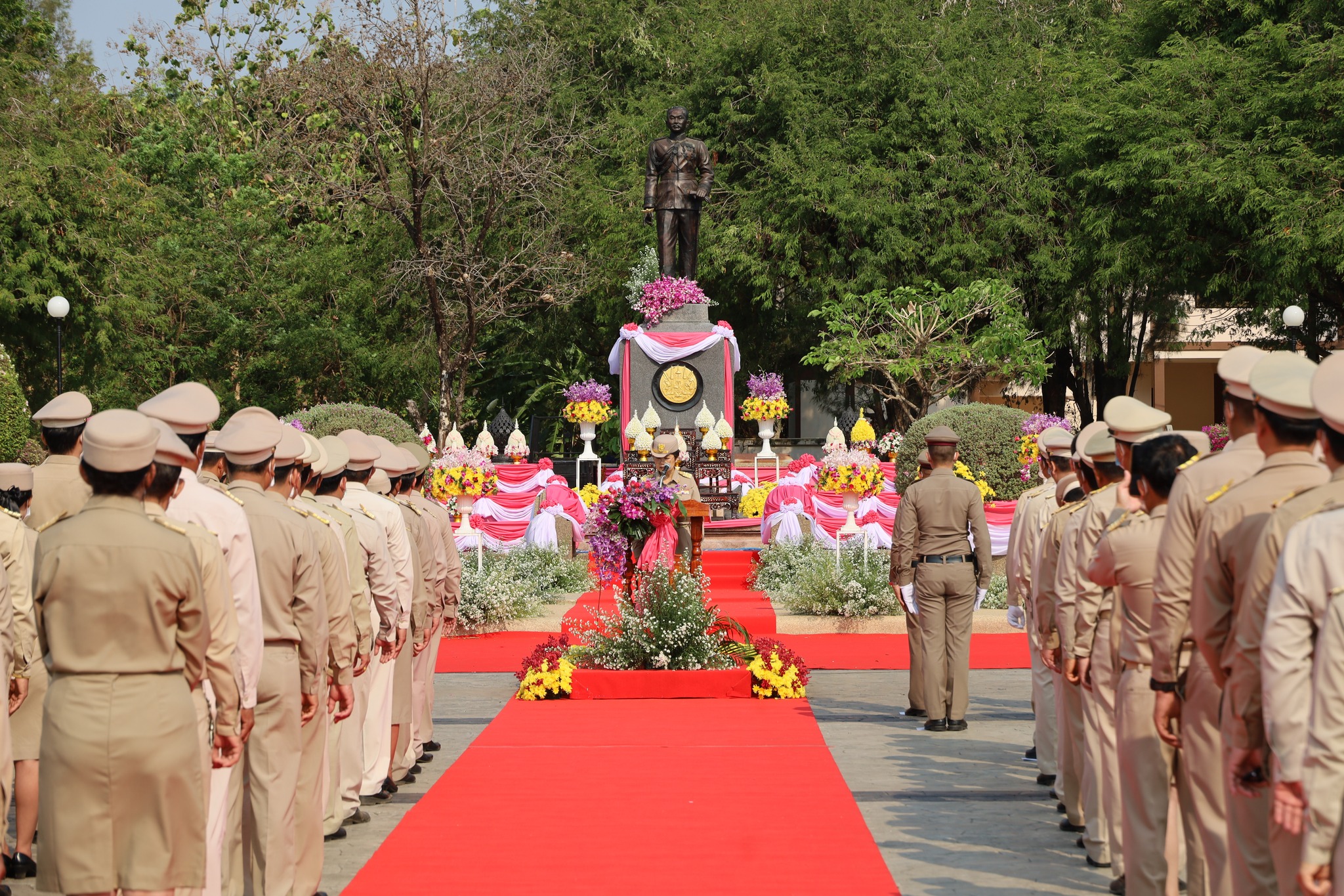 จังหวัดสกลนคร : จัดพิธีถวายราชสักการะพระบาทสมเด็จพระจุลจอมเกล้าเจ้าอยู่หัว รัชกาลที่ 5 เนื่องใน “วันท้องถิ่นไทย ประจำปี 2566”