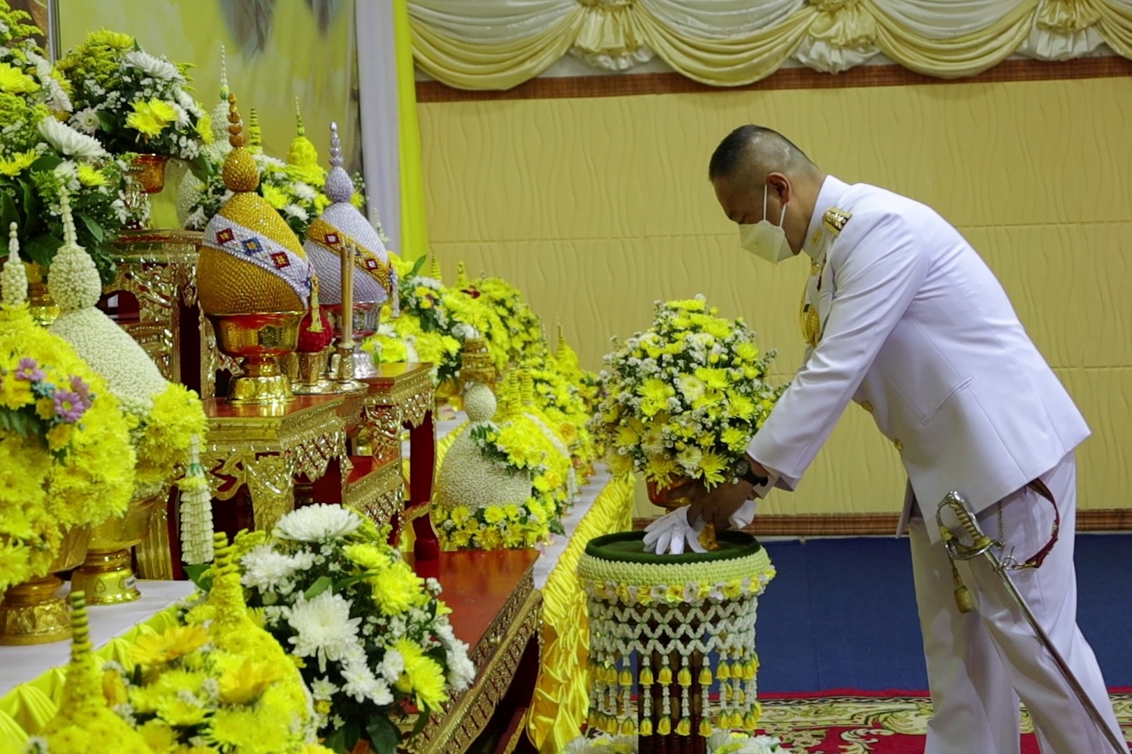 จังหวัดสกลนคร : จัดพิธีถวายราชสักการะพระบาทสมเด็จพระบรมชนกาธิเบศร มหาภูมิพลอดุลยเดชมหาราช บรมนาถบพิตร “พระบิดาแห่งมาตรฐานการช่างไทย” เนื่องในวันมาตรฐานฝีมือแรงงานแห่งชาติ ประจำปี 2566