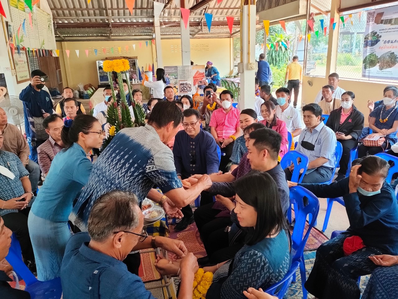 ดอนกอย หมู่บ้านพัฒนาที่ยั่งยืน (Sustainable Village) : แบ่งปันองค์ความรู้สู่หมู่บ้านพัฒนาที่ยั่งยืน สู่คณะผู้บริหารและหัวหน้าส่วนราชการและผู้แทนตำบลเข้มแข็ง ของจังหวัดร้อยเอ็ด