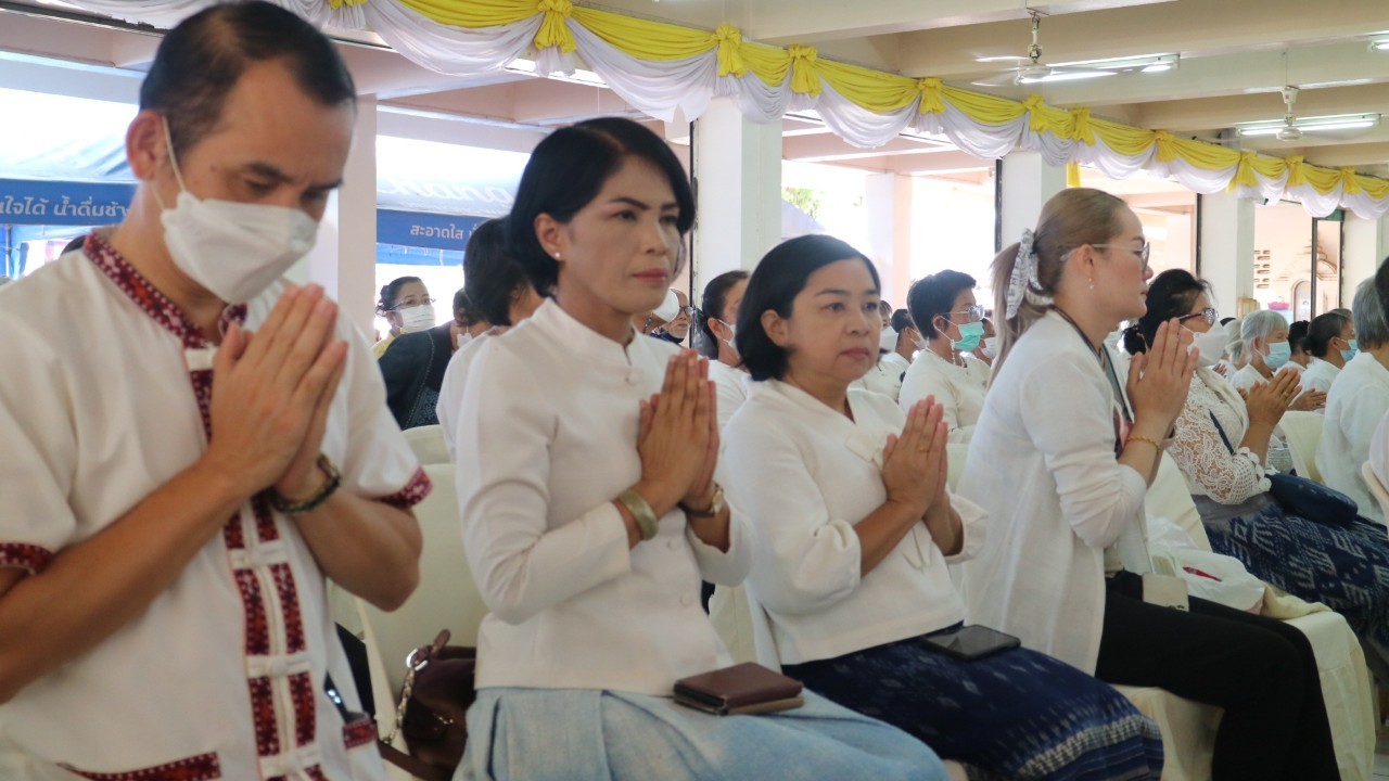 พช. สกลนคร : ร่วมพิธีทำบุญอายุวัฒนมงคล ครบรอบ 68 ปี พระเทพวชิรรังษี