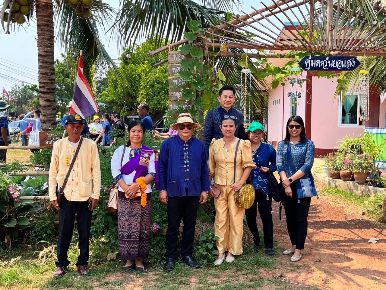 ดอนกอย หมู่บ้านพัฒนาที่ยั่งยืน (Sustainable Village) : แบ่งปันองค์ความรู้สู่หมู่บ้านพัฒนาที่ยั่งยืน สู่คณะผู้บริหารและหัวหน้าส่วนราชการและผู้แทนตำบลเข้มแข็ง ของจังหวัดร้อยเอ็ด