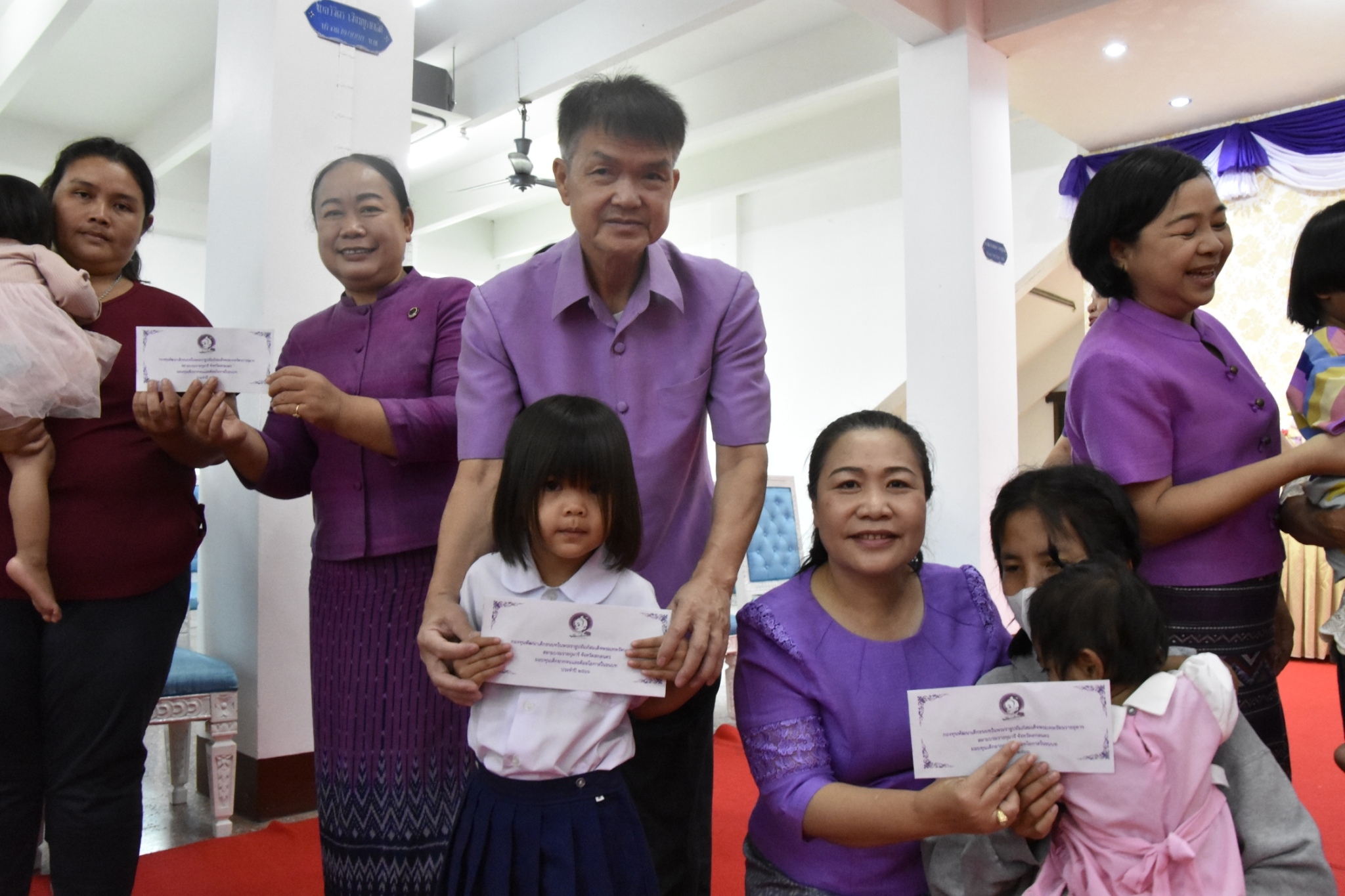 จังหวัดสกลนคร : ทอดผ้าป่าสมทบกองทุนพัฒนาเด็กชนบท ในพระราชูปถัมภ์สมเด็จพระเทพรัตนราชสุดาฯ สยามบรมราชกุมารี ประจำปี 2566