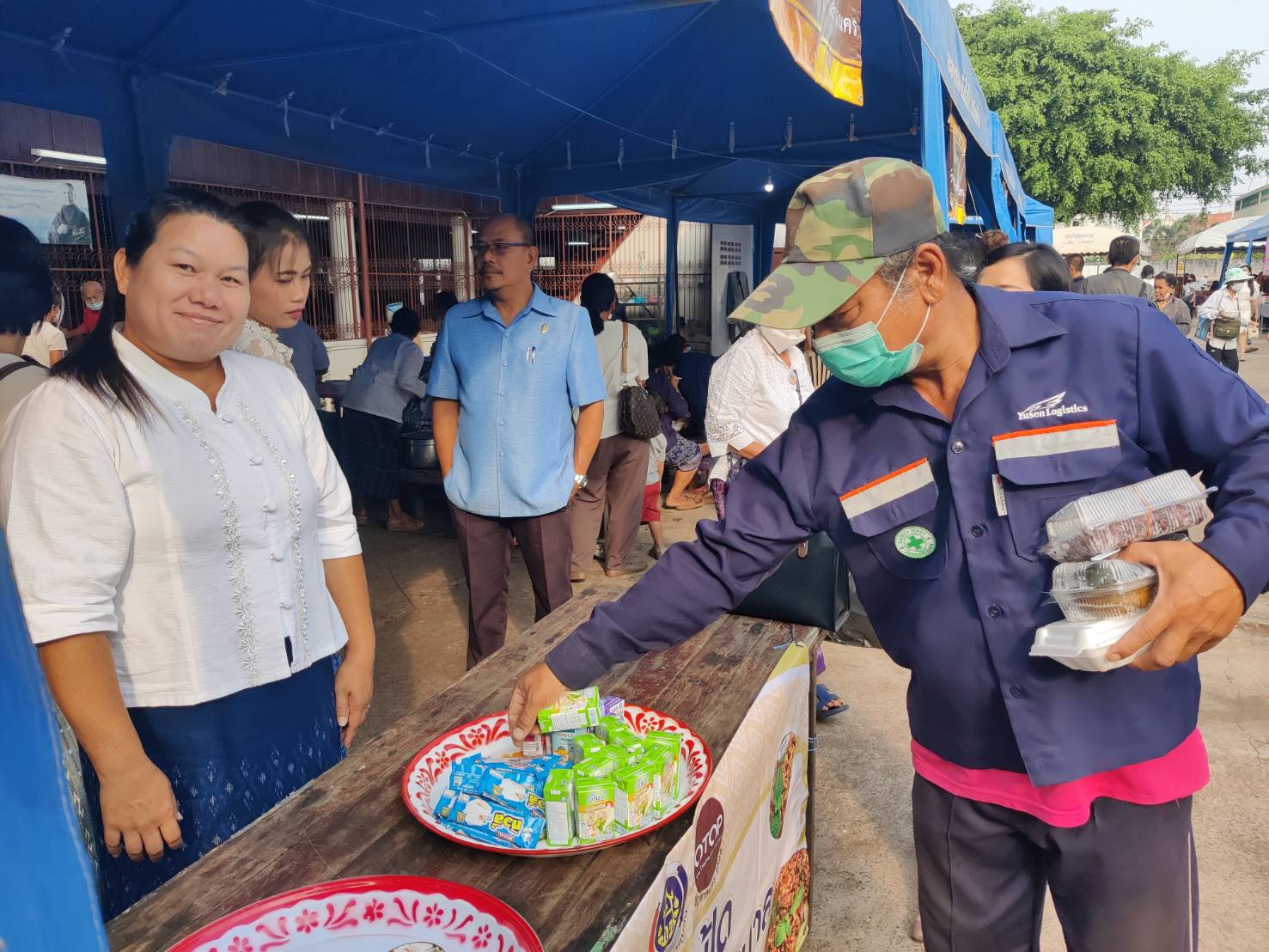 พช. สกลนคร : ร่วมพิธีทำบุญอายุวัฒนมงคล ครบรอบ 68 ปี พระเทพวชิรรังษี