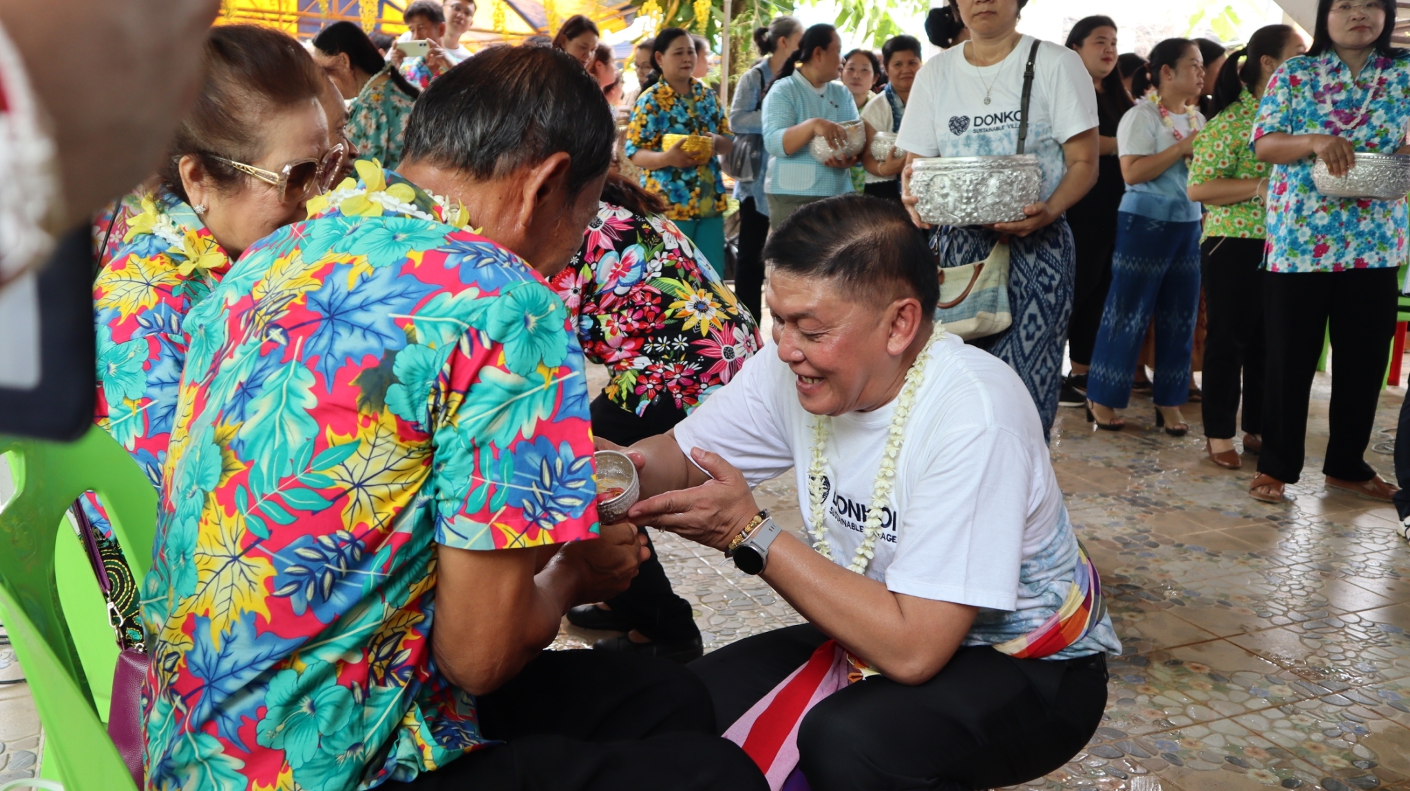 พช.สกลนคร : จัดกิจกรรม​รดน้ำดำหัว​ “ตุ้มโฮม​ ครอบครัว​ พช.” เนื่องในเทศกาลสงกรานต์​  ประจำปี 2566