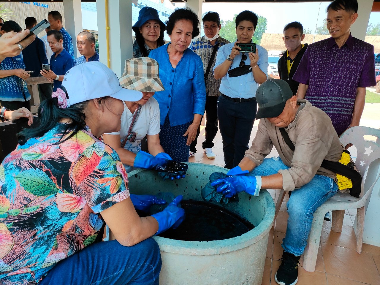 ดอนกอย หมู่บ้านพัฒนาที่ยั่งยืน (Sustainable Village) : แบ่งปันองค์ความรู้สู่หมู่บ้านพัฒนาที่ยั่งยืน สู่คณะผู้บริหารและหัวหน้าส่วนราชการและผู้แทนตำบลเข้มแข็ง ของจังหวัดร้อยเอ็ด