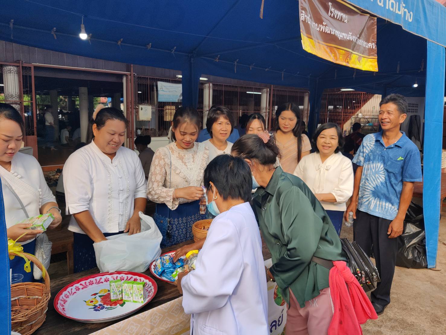พช. สกลนคร : ร่วมพิธีทำบุญอายุวัฒนมงคล ครบรอบ 68 ปี พระเทพวชิรรังษี