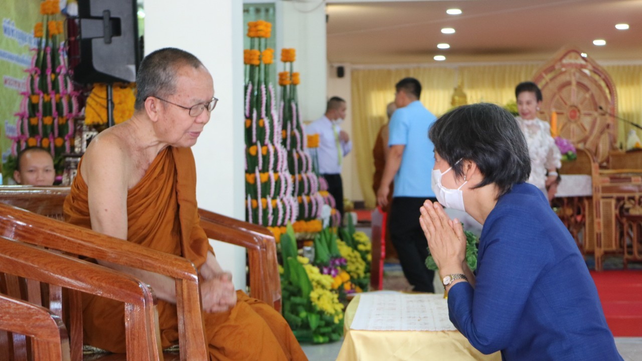 พช. สกลนคร : ร่วมพิธีทำบุญอายุวัฒนมงคล ครบรอบ 68 ปี พระเทพวชิรรังษี