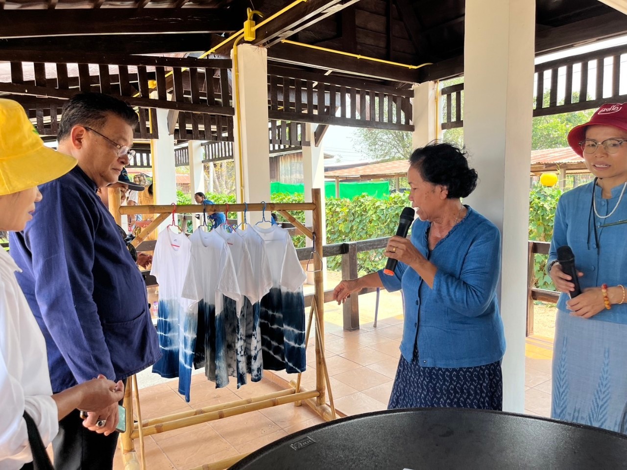 ดอนกอย หมู่บ้านพัฒนาที่ยั่งยืน (Sustainable Village) : แบ่งปันองค์ความรู้สู่หมู่บ้านพัฒนาที่ยั่งยืน สู่คณะผู้บริหารและหัวหน้าส่วนราชการและผู้แทนตำบลเข้มแข็ง ของจังหวัดร้อยเอ็ด