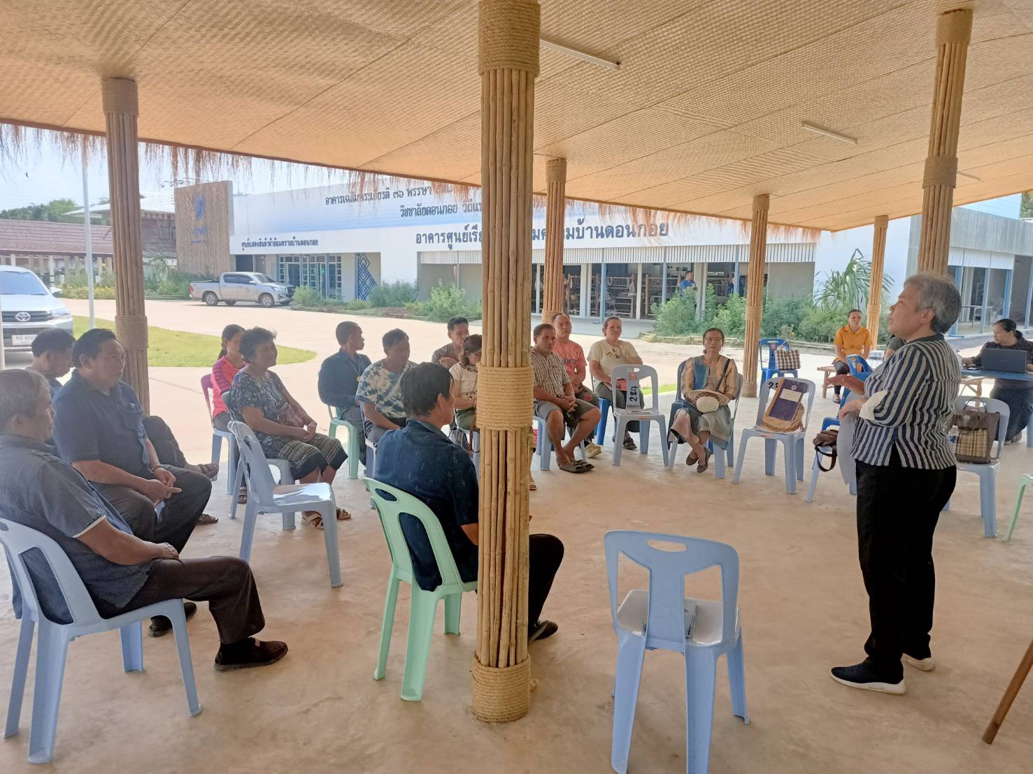 พช.สกลนคร : จัดเวทีถอดบทเรียนการบริหารจัดการหมู่บ้านพัฒนาที่ยั่งยืน (Sustainable Village)