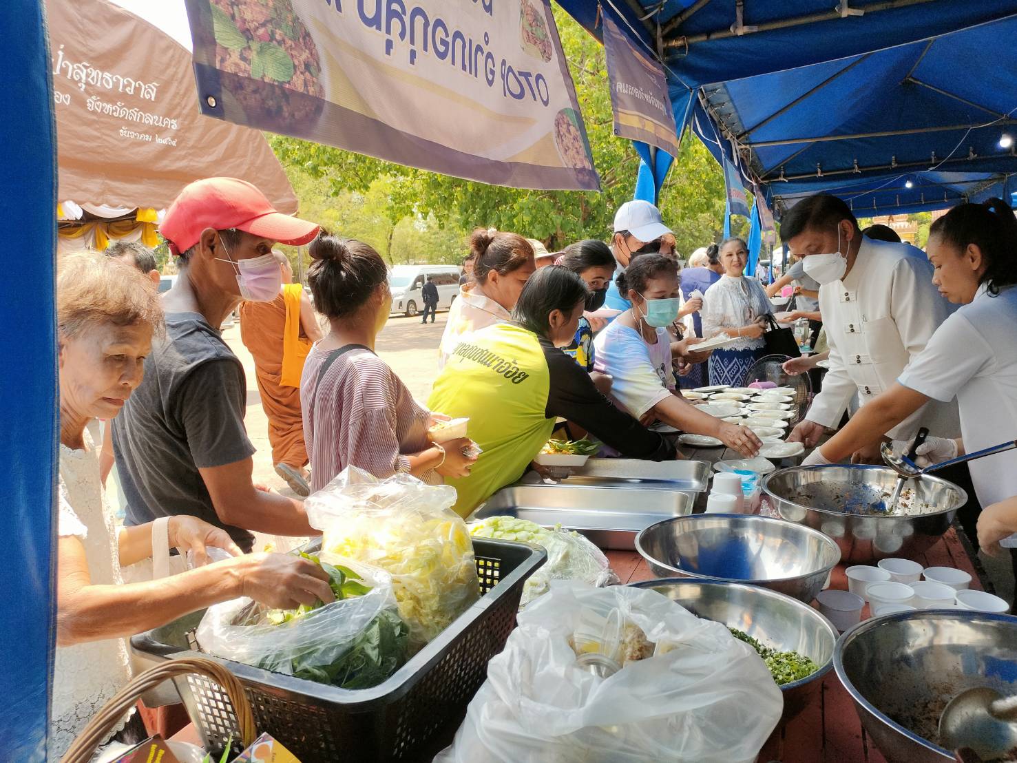 พช. สกลนคร : ร่วมพิธีทำบุญอายุวัฒนมงคล ครบรอบ 68 ปี พระเทพวชิรรังษี