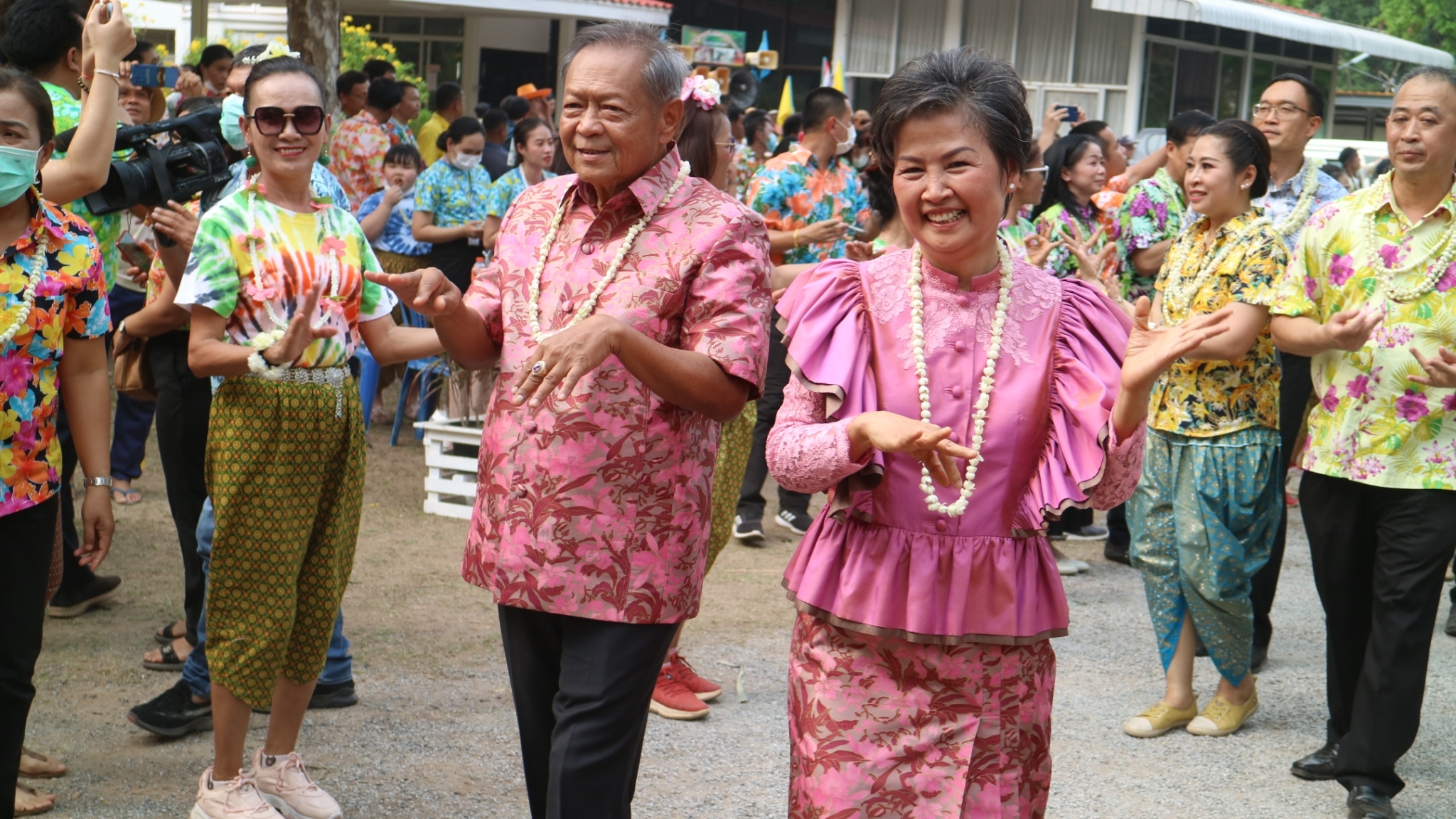 จังหวัดสกลนคร : จัดโครงการ “อยู่สกล รักสกล ทำเพื่อสกลนคร” (สภากาแฟ ครั้งที่ 6/2566)
