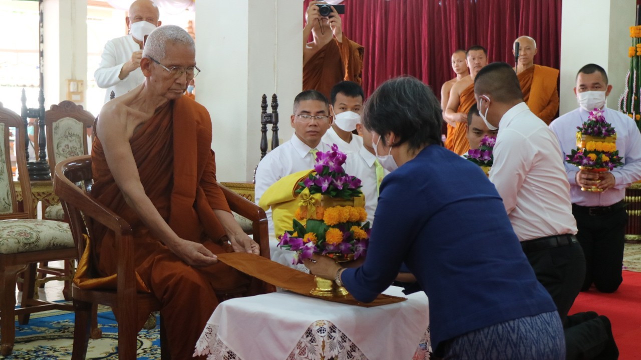 พช. สกลนคร : ร่วมพิธีทำบุญอายุวัฒนมงคล ครบรอบ 68 ปี พระเทพวชิรรังษี