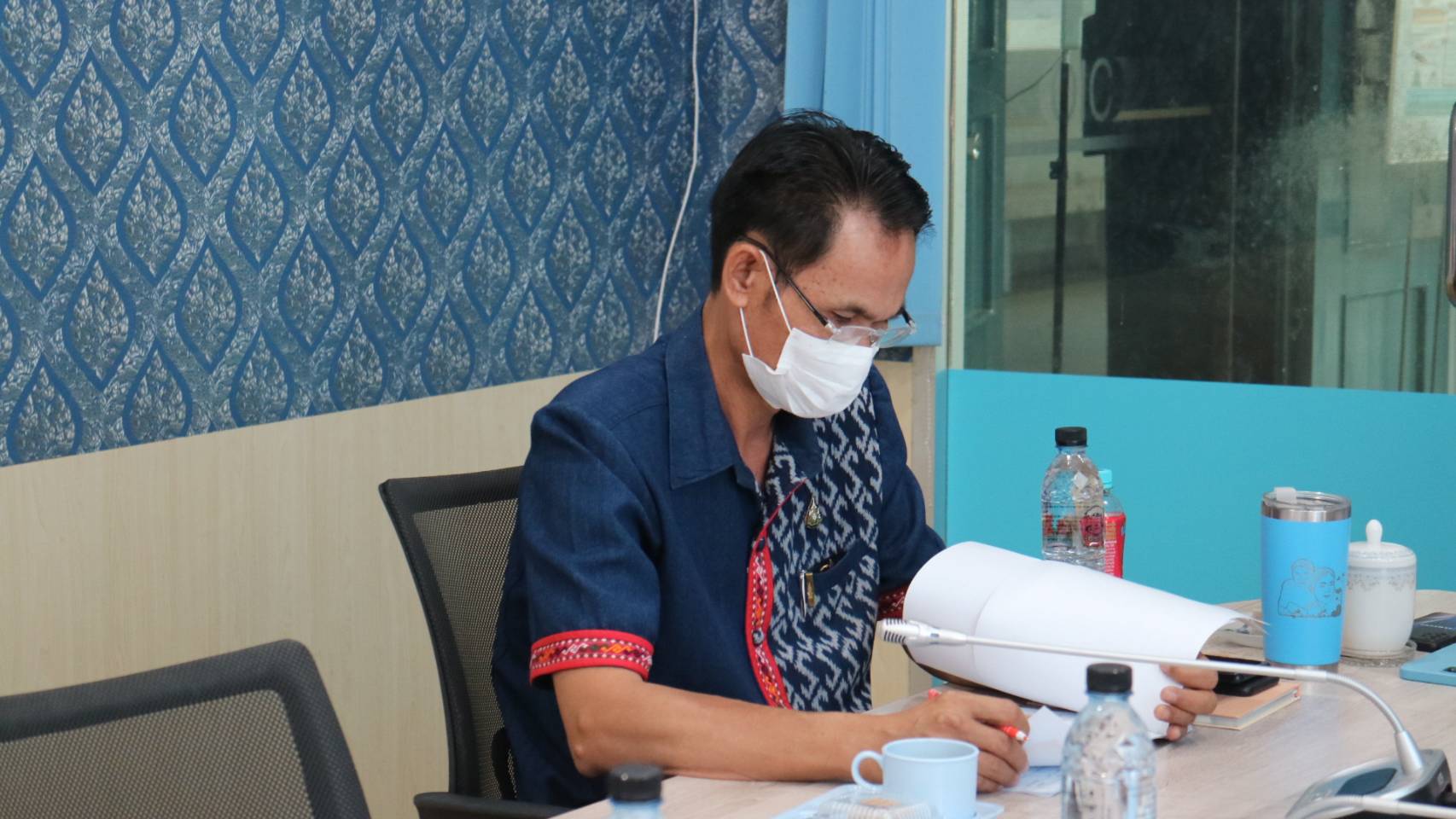 พช. สกลนคร ประชุมคณะทำงานพิจารณาจัดทำข้อตกลงการปฏิบัติราชการและประเมินผลการปฏิบัติราชการของข้าราชการสังกัดกรมการพัฒนาชุมชน จังหวัดสกลนคร ประจำปีงบประมาณ พ.ศ.2566