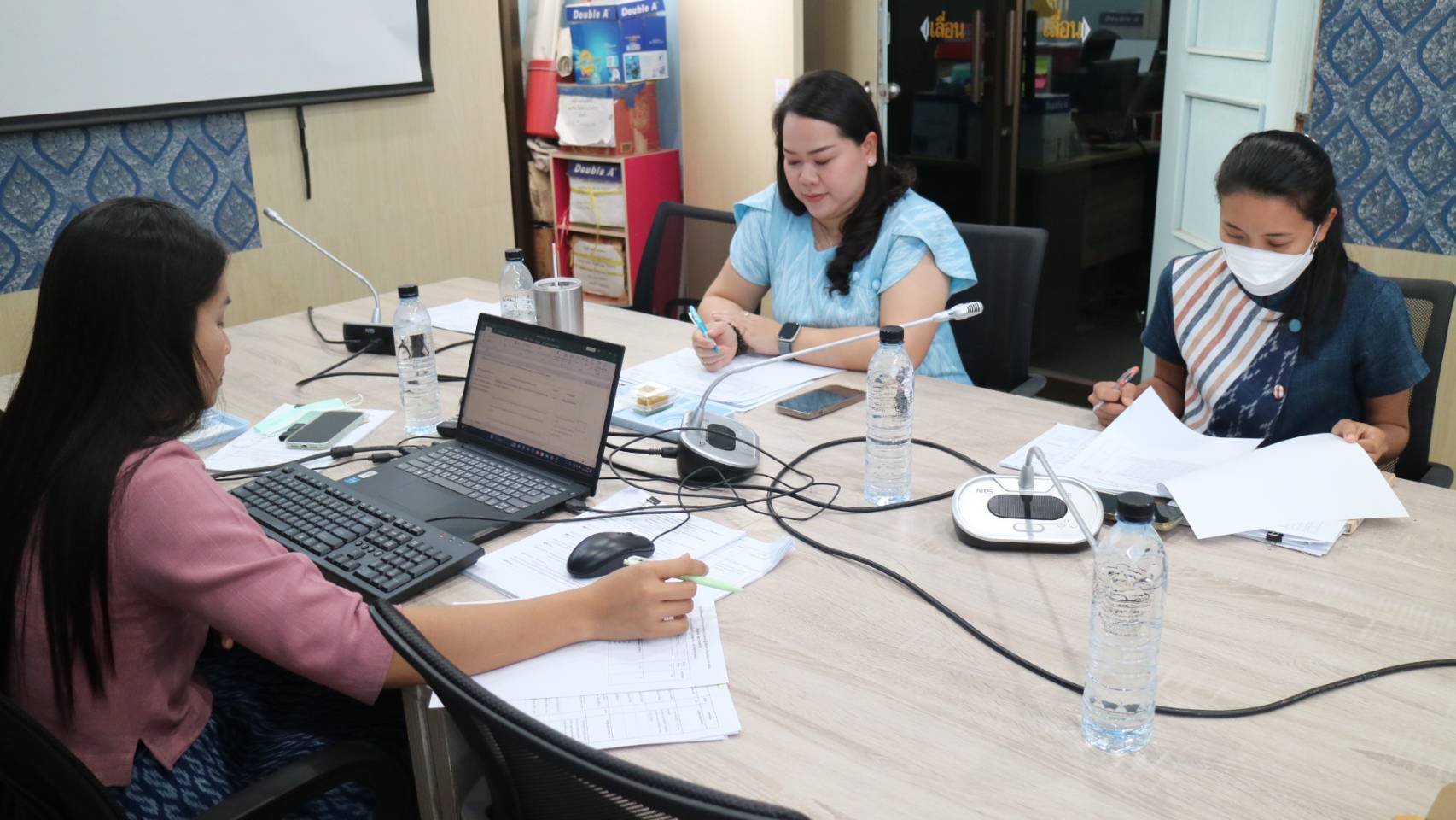 พช. สกลนคร ประชุมคณะทำงานพิจารณาจัดทำข้อตกลงการปฏิบัติราชการและประเมินผลการปฏิบัติราชการของข้าราชการสังกัดกรมการพัฒนาชุมชน จังหวัดสกลนคร ประจำปีงบประมาณ พ.ศ.2566