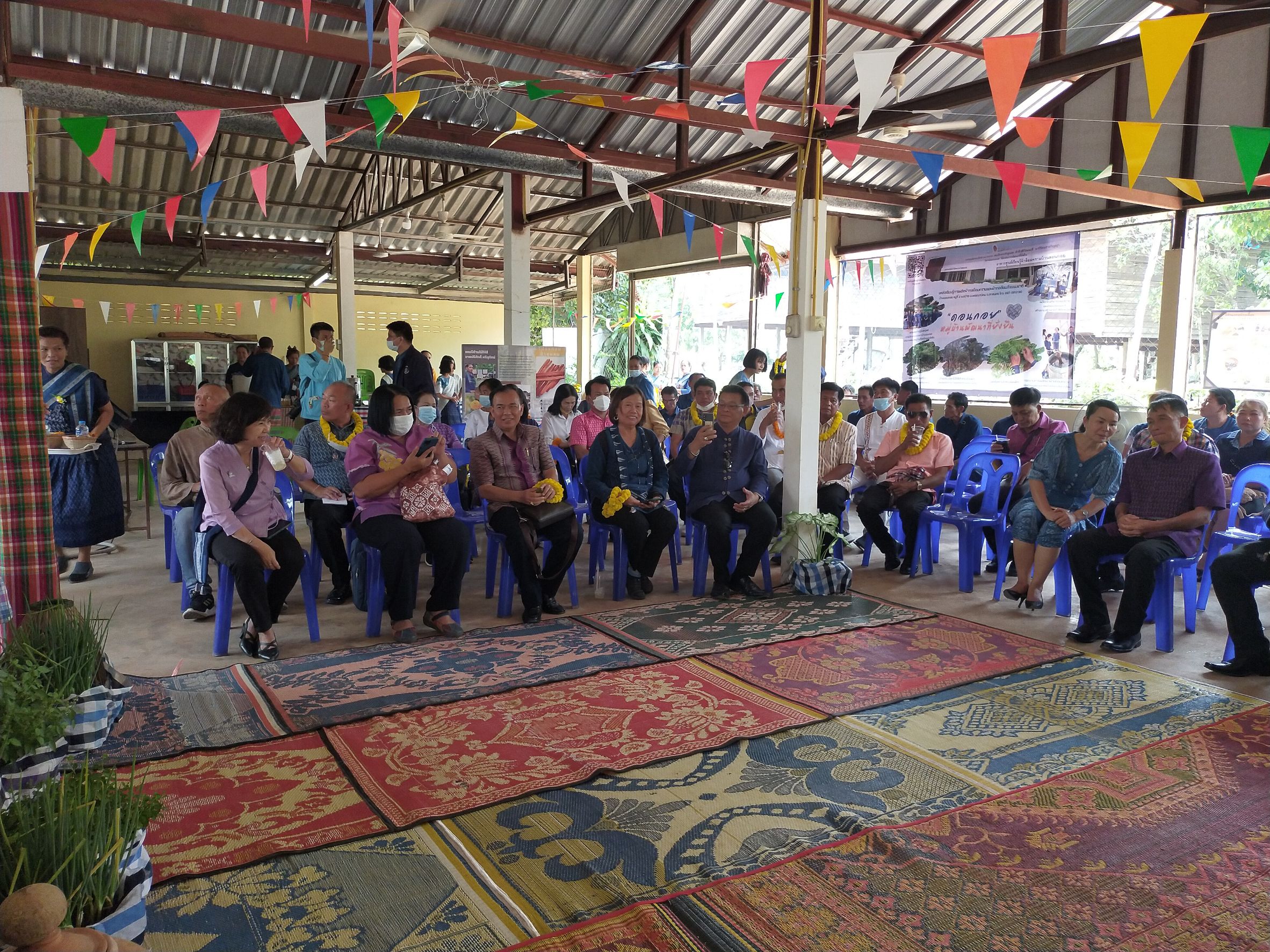 ดอนกอย หมู่บ้านพัฒนาที่ยั่งยืน (Sustainable Village) : แบ่งปันองค์ความรู้สู่หมู่บ้านพัฒนาที่ยั่งยืน สู่คณะผู้บริหารและหัวหน้าส่วนราชการและผู้แทนตำบลเข้มแข็ง ของจังหวัดร้อยเอ็ด
